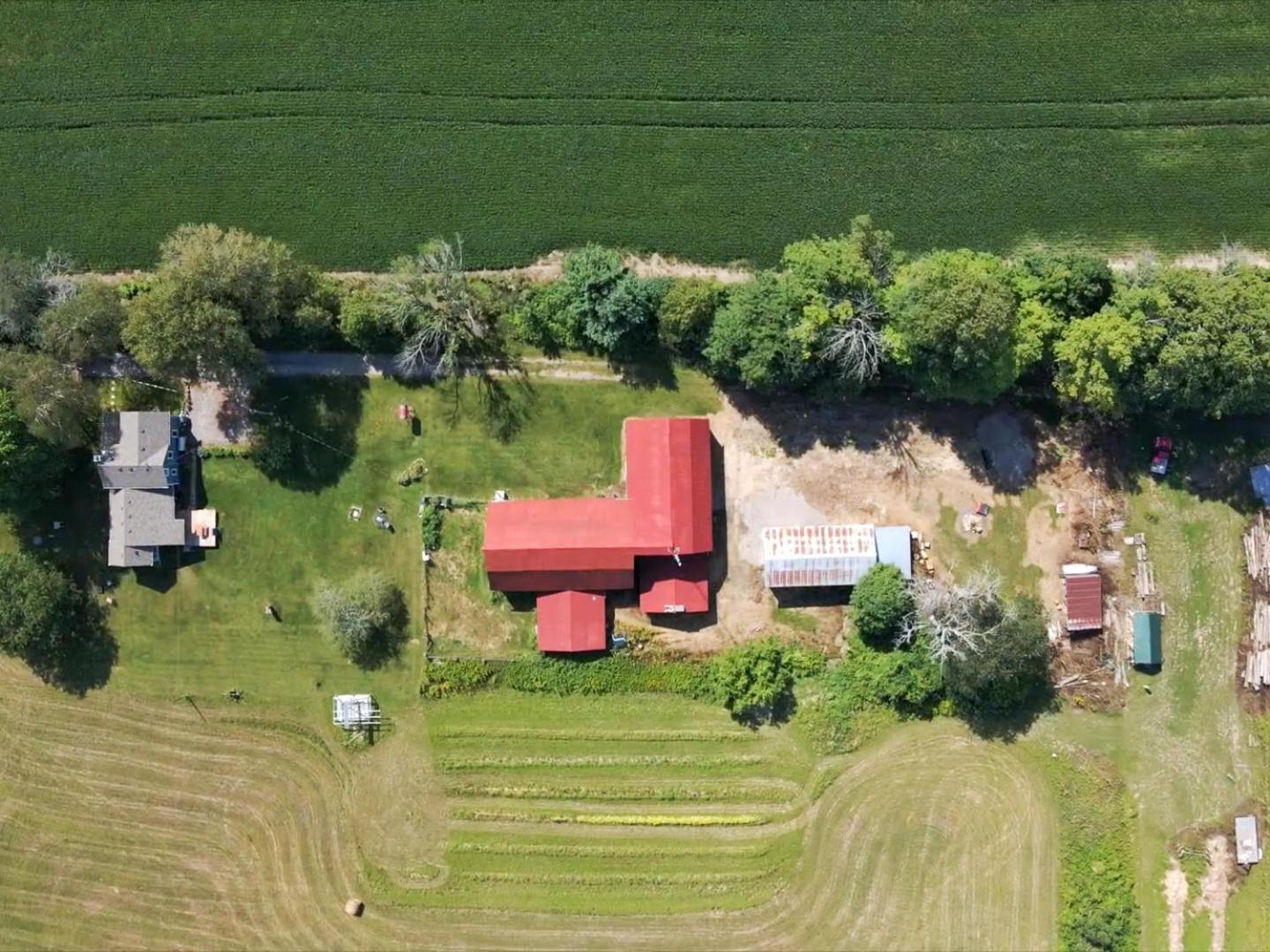 Entire Farmhouse 1 Hr from Toronto