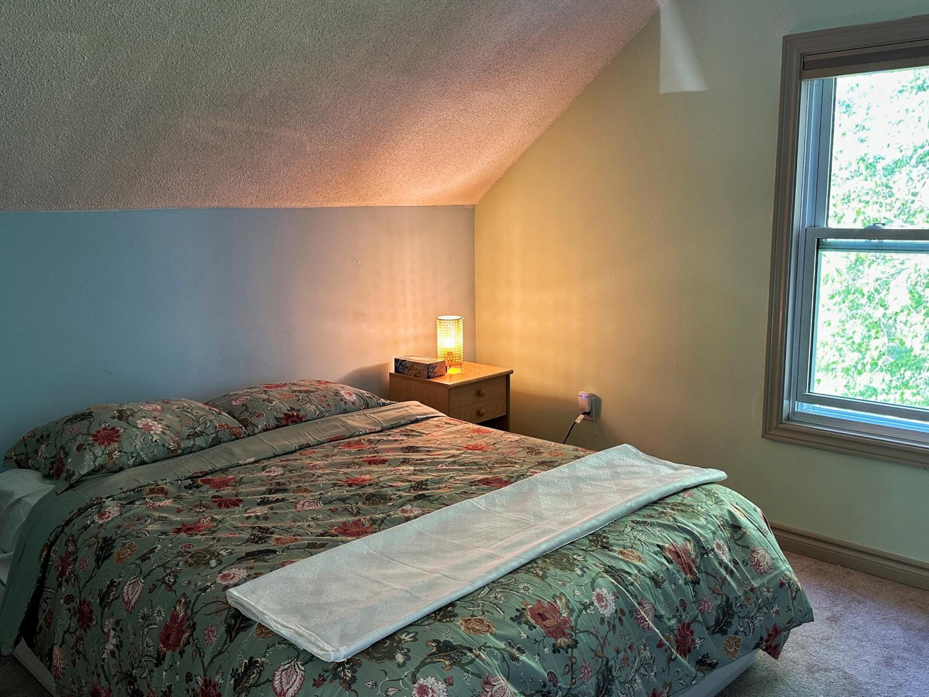 Entire Farmhouse 1 Hr from Toronto
