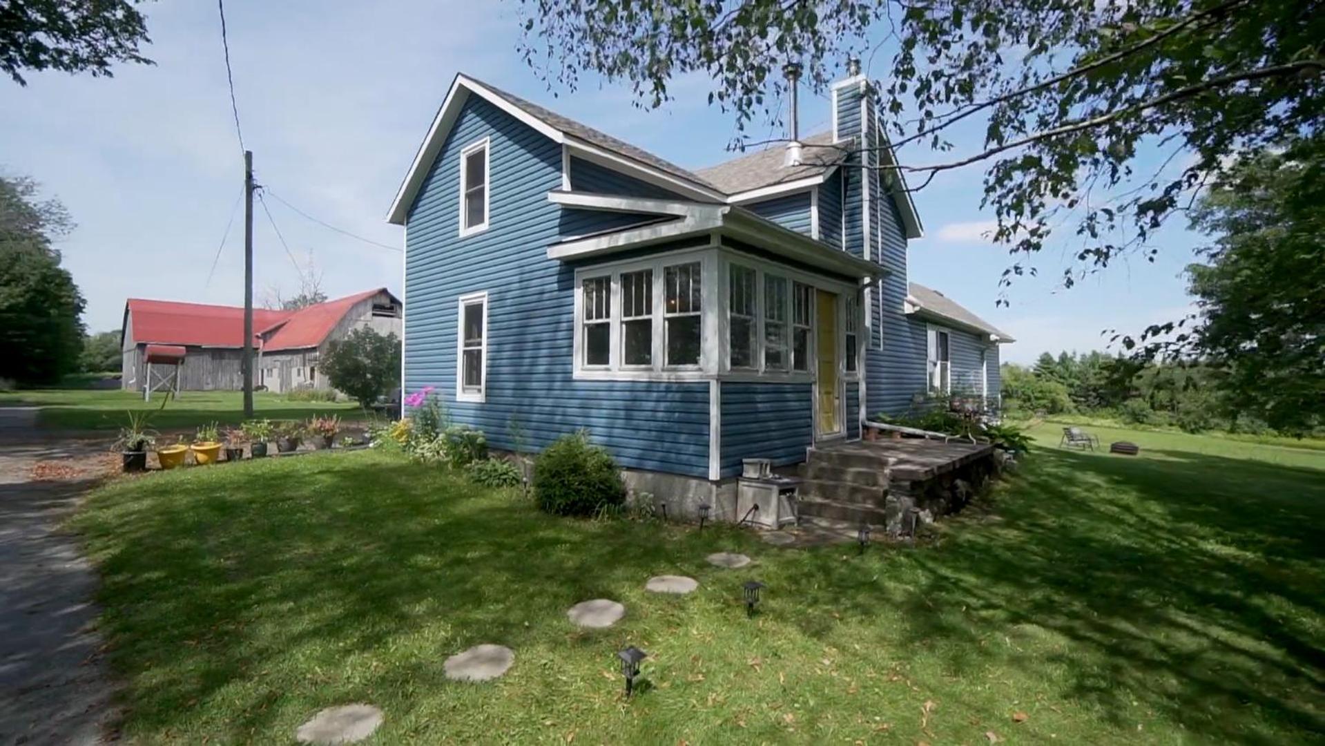 Entire Farmhouse 1 Hr from Toronto