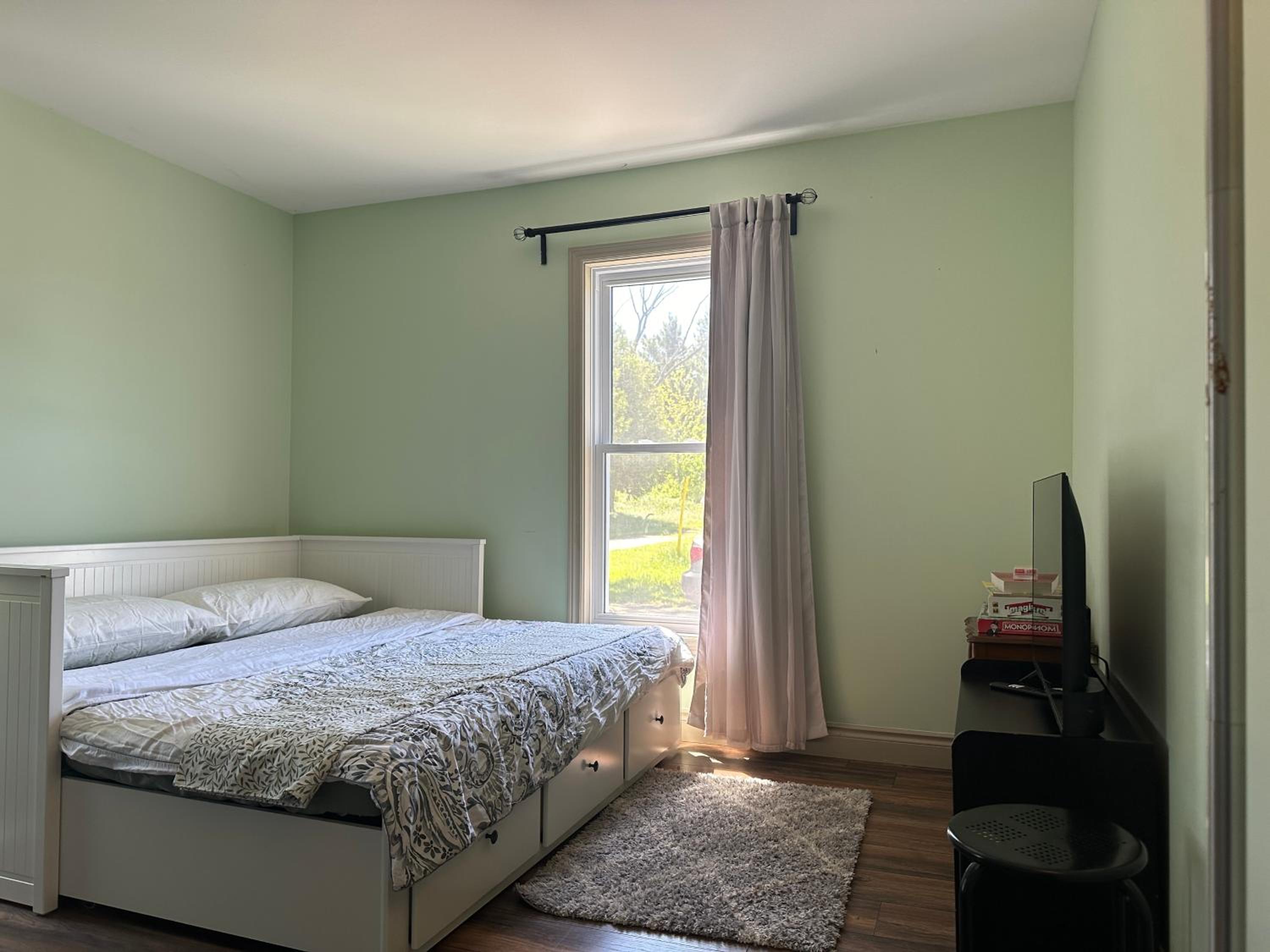 Entire Farmhouse 1 Hr from Toronto