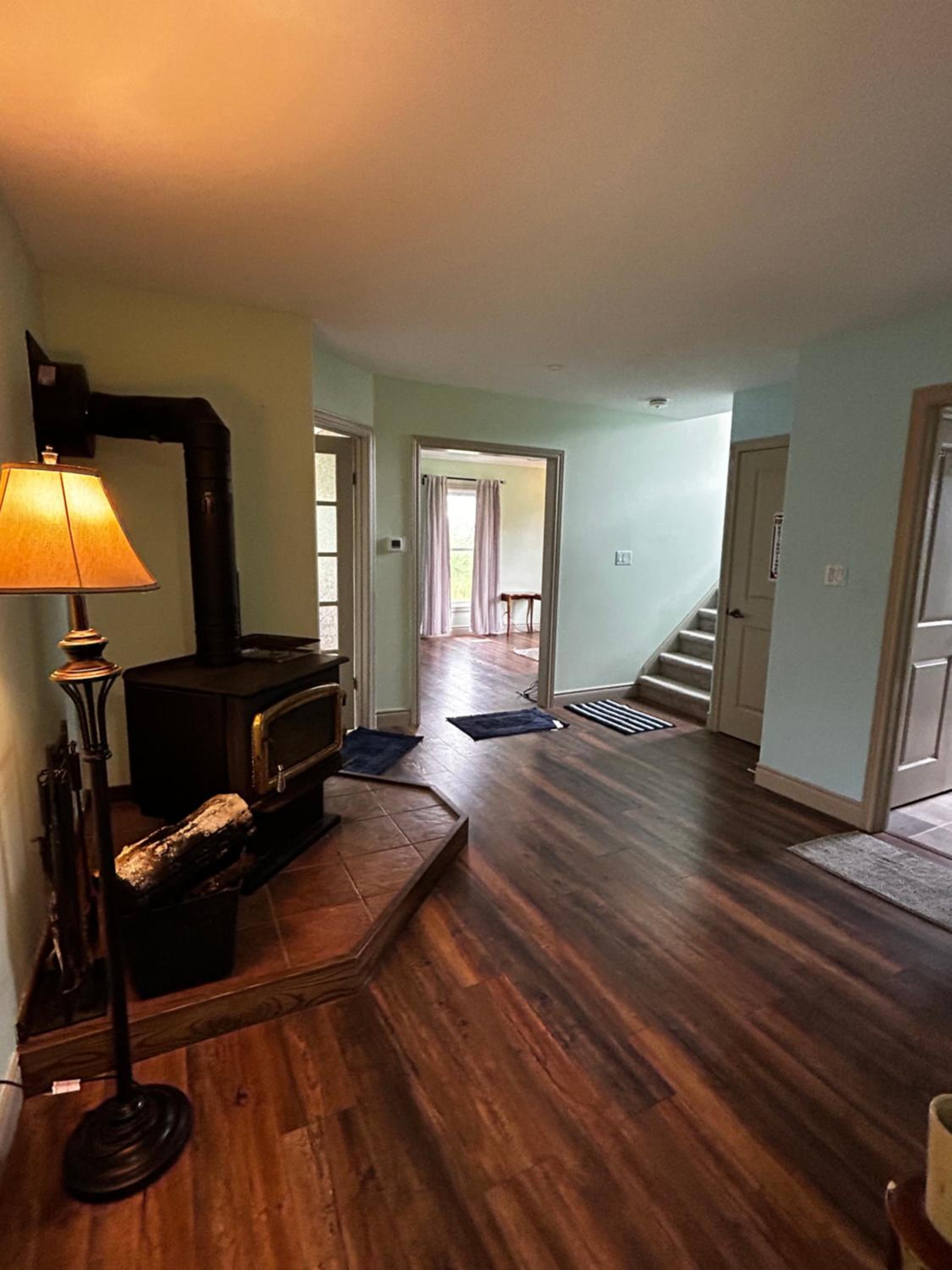 Entire Farmhouse 1 Hr from Toronto