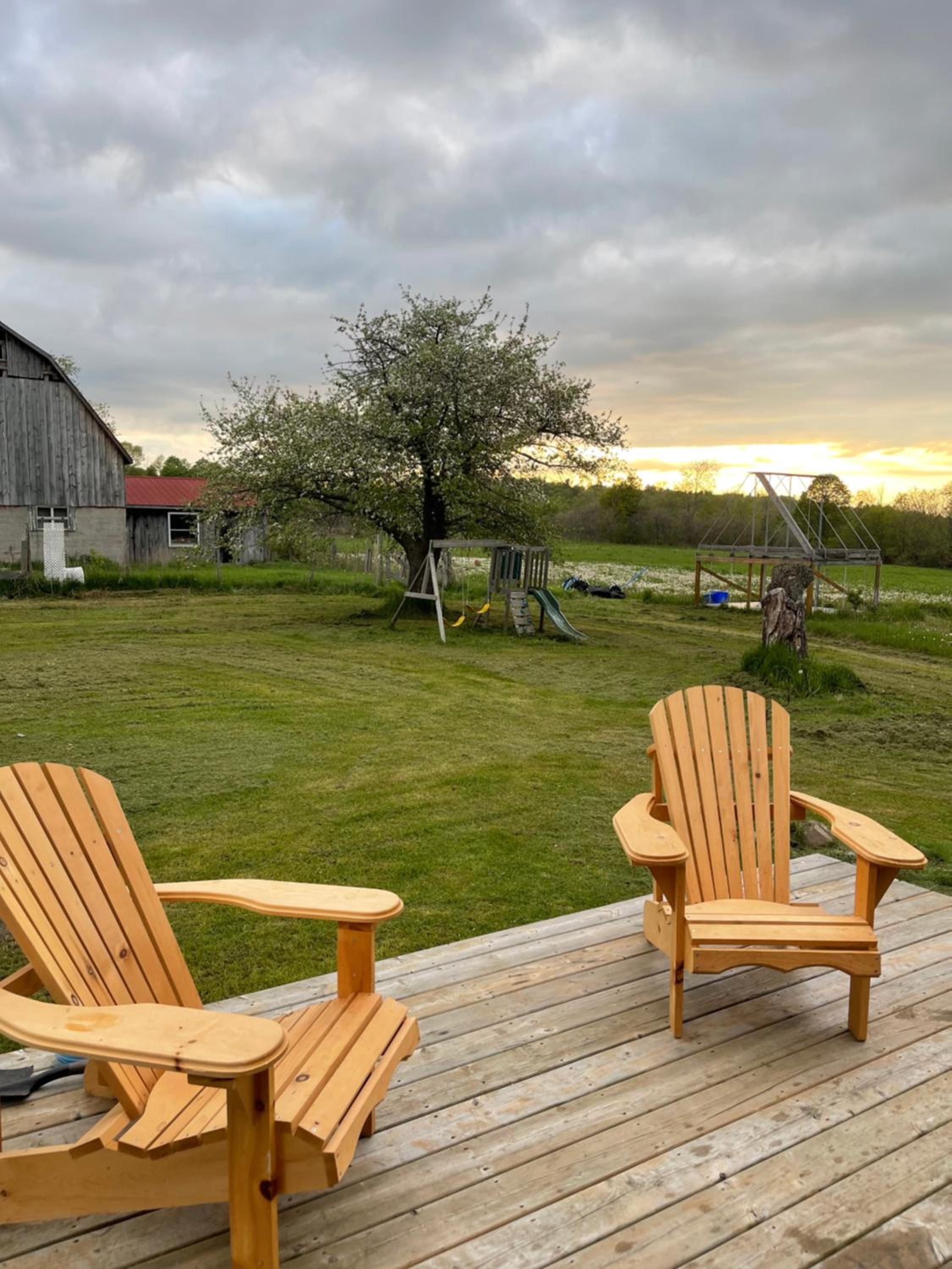 Entire Farmhouse 1 Hr from Toronto