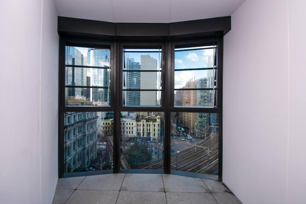 Great City Stay 2BR Free Tram Gym & Pool