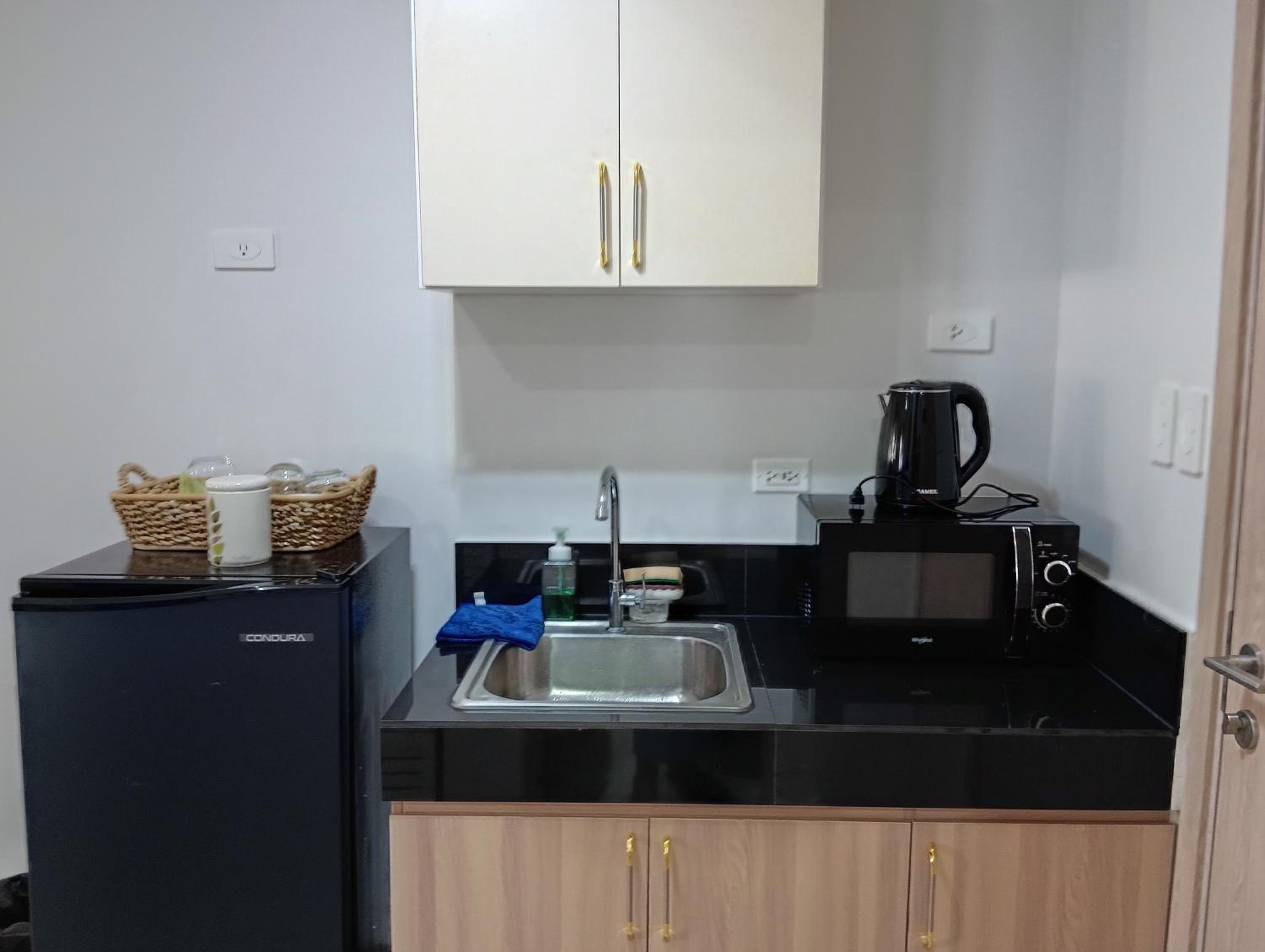 Cheers Marilao Cozy Condo Stay view 3