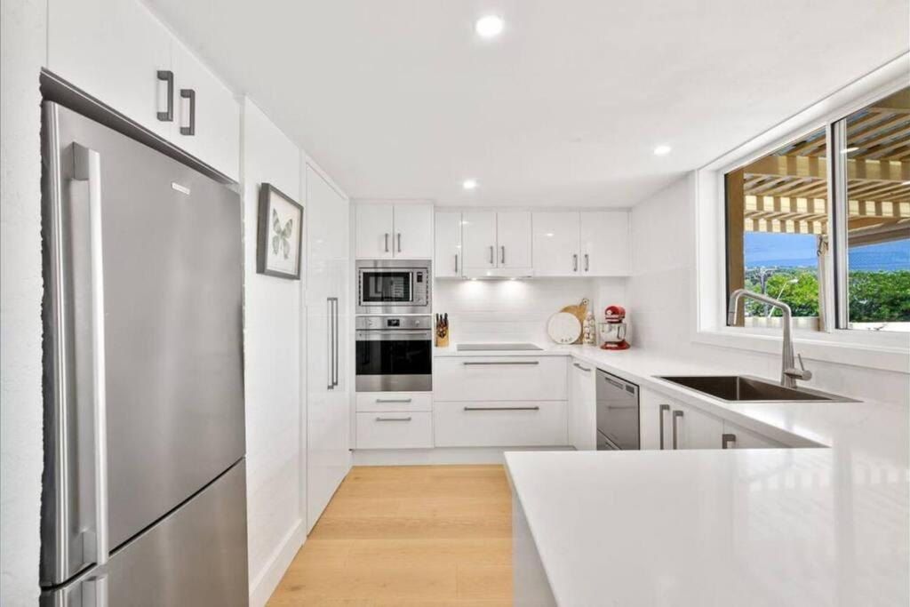 Magical Hardy's Bay Waterfront Apartment