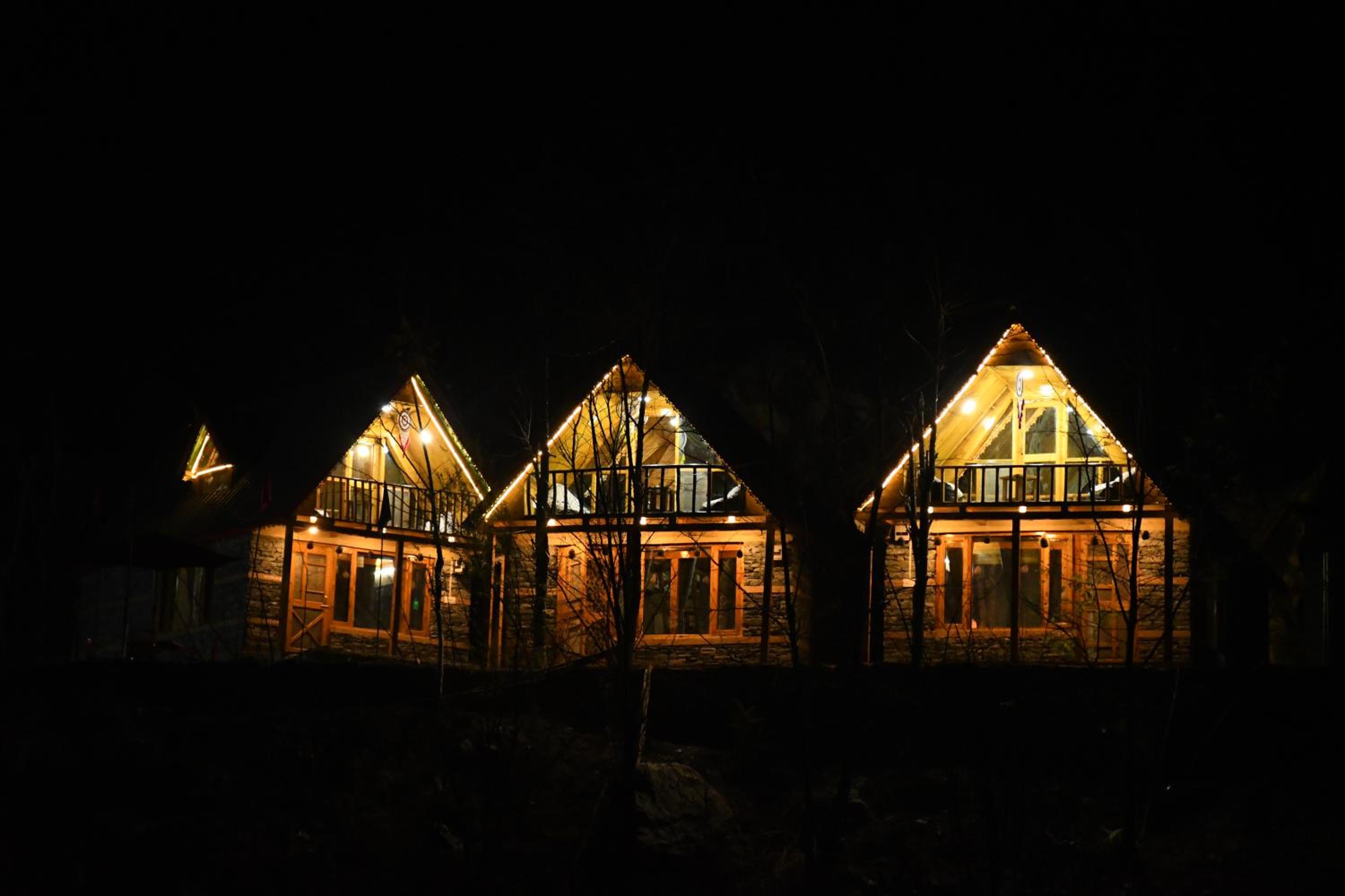 Sainj Riverside Cottages view 2