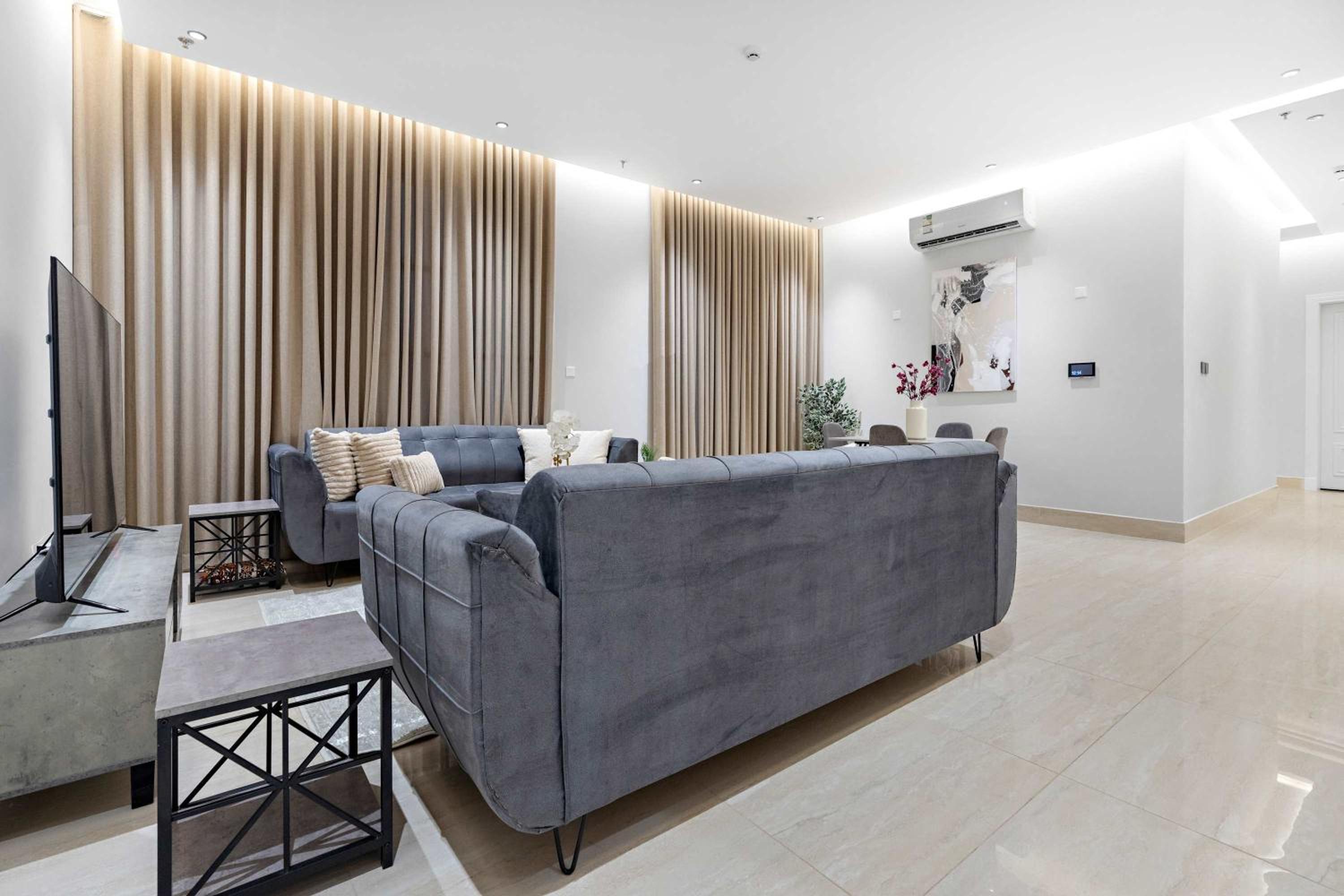 Silkhaus Chic and Luxury 3BR in Majidia at Al Malqa