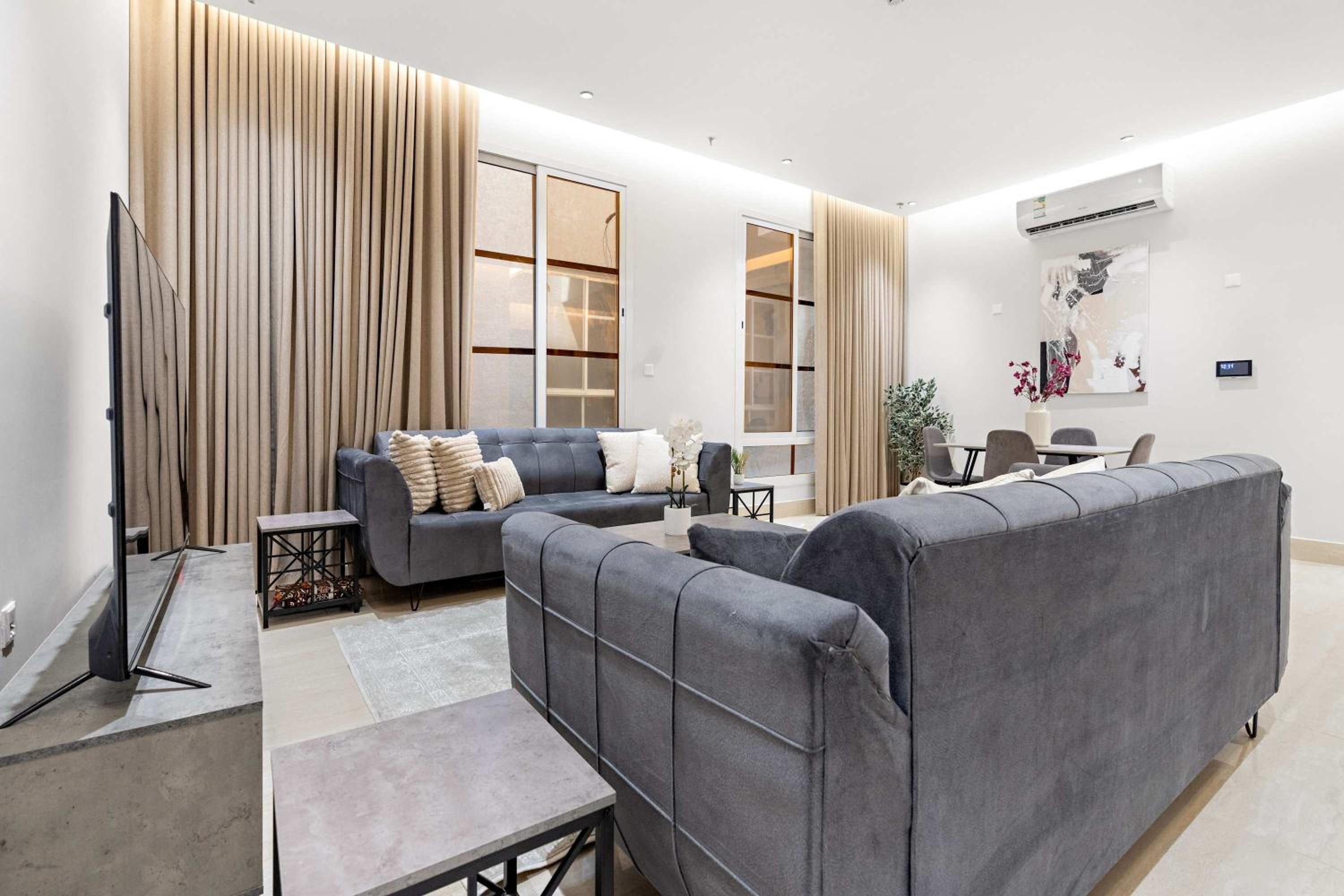 Silkhaus Chic and Luxury 3BR in Majidia at Al Malqa