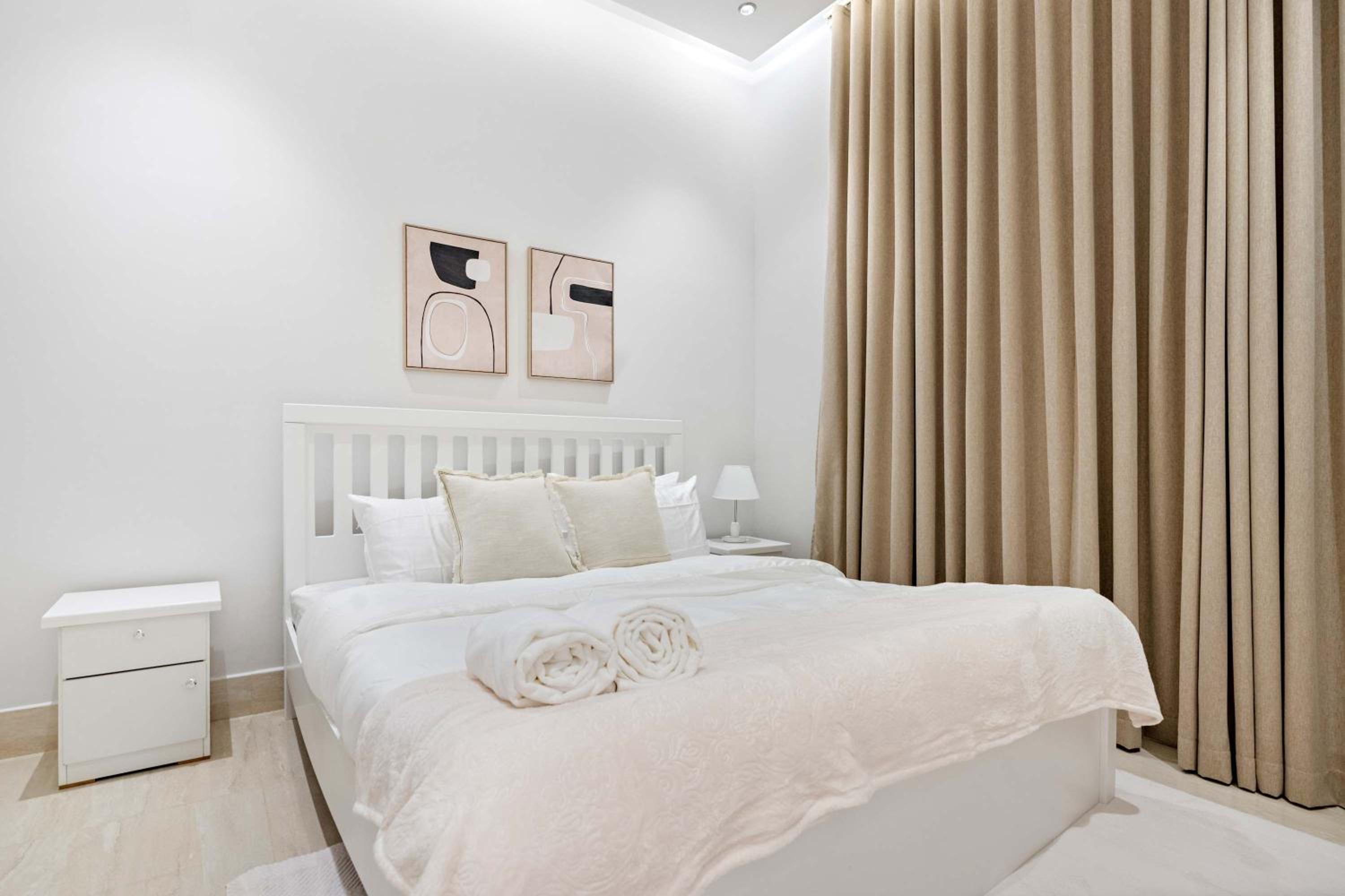 Silkhaus Chic and Luxury 3BR in Majidia at Al Malqa