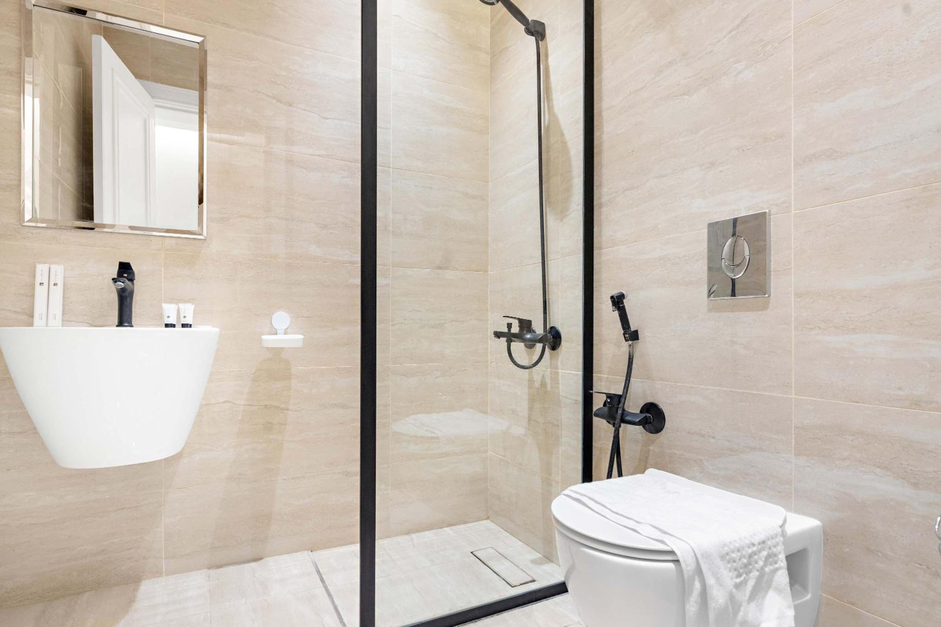 Silkhaus Chic and Luxury 3BR in Majidia at Al Malqa