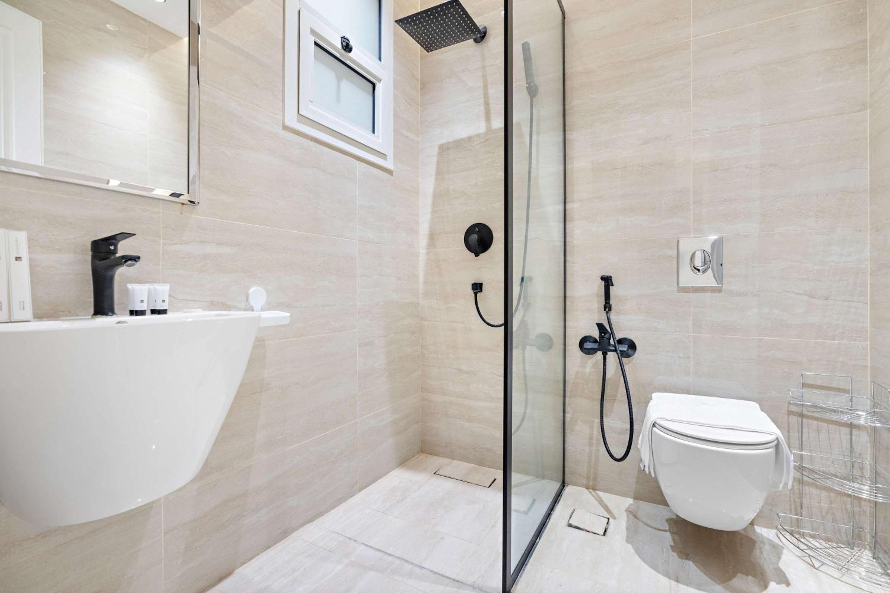 Silkhaus Chic and Luxury 3BR in Majidia at Al Malqa
