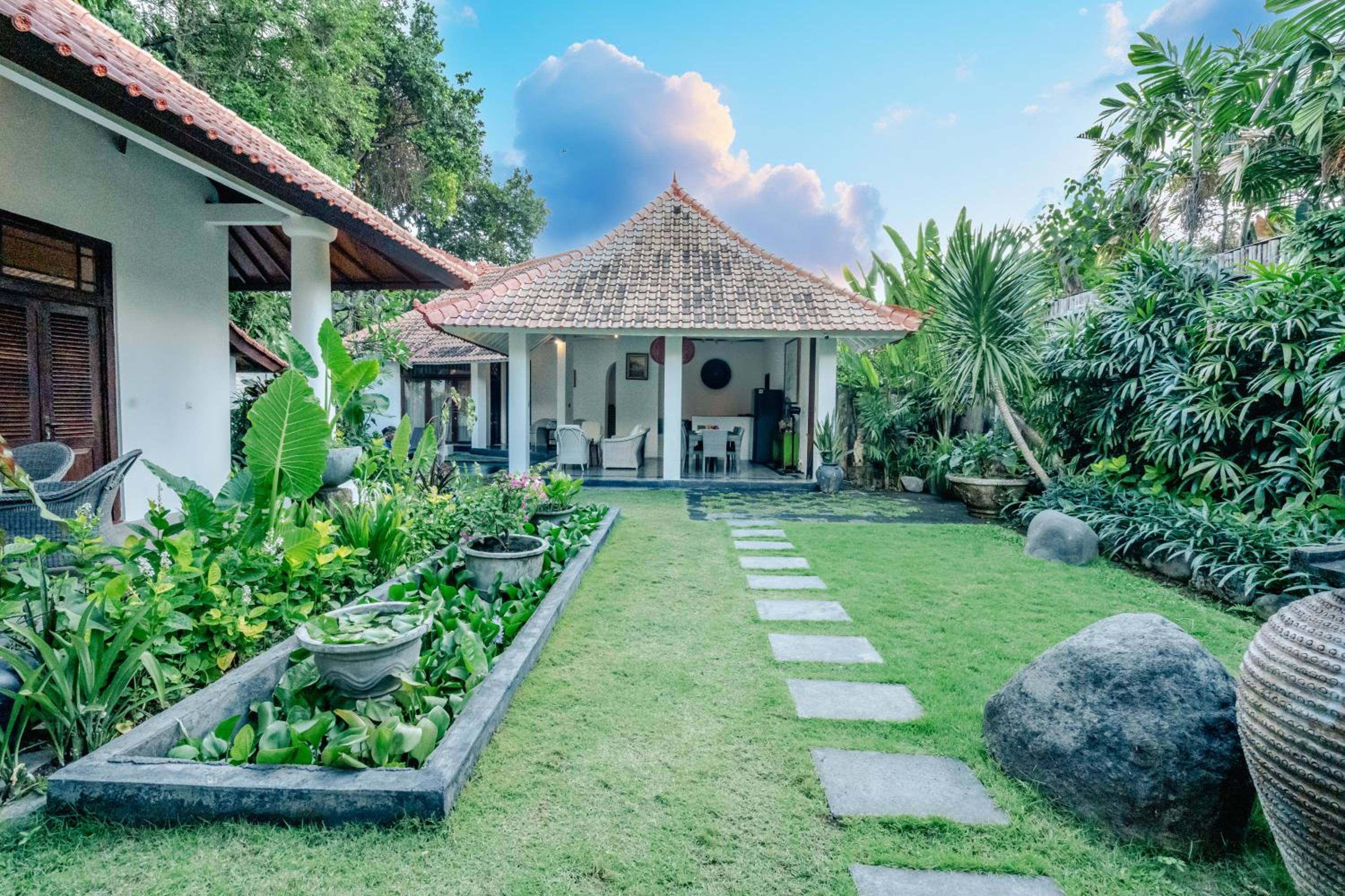 Villa Etnik Seminyak view 2