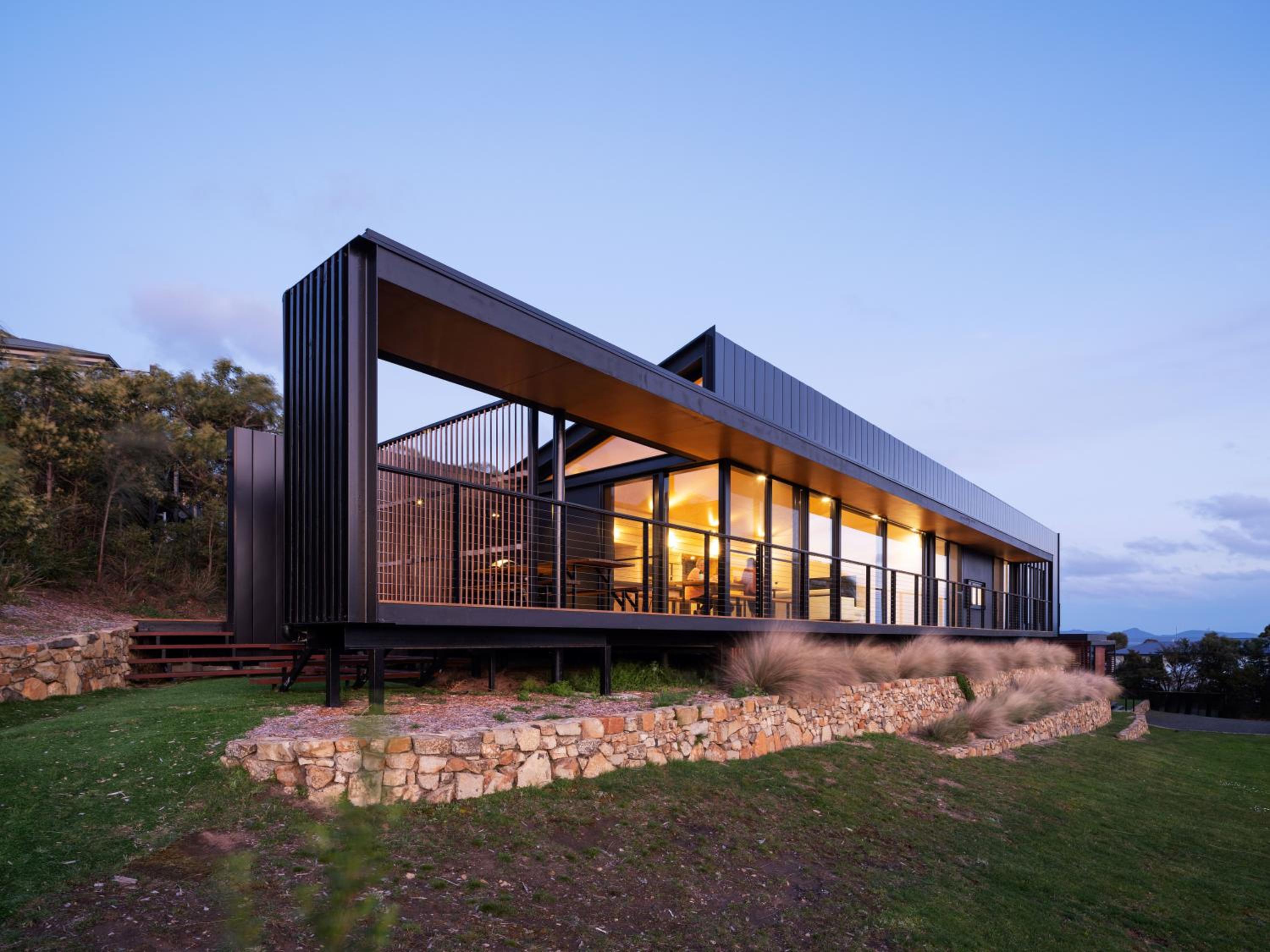 Atelier on Freycinet - Beachside Property
