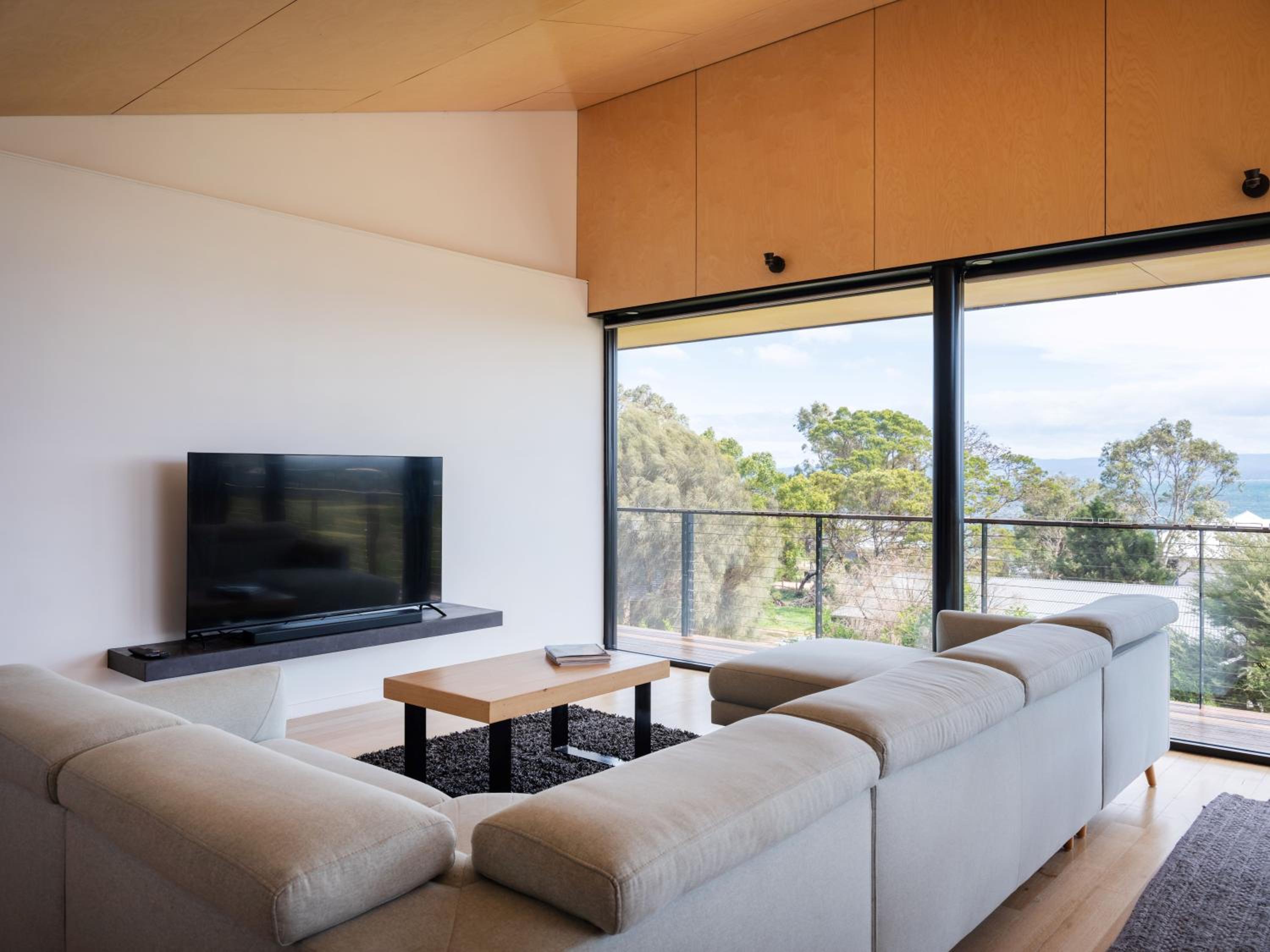 Atelier on Freycinet - Beachside Property