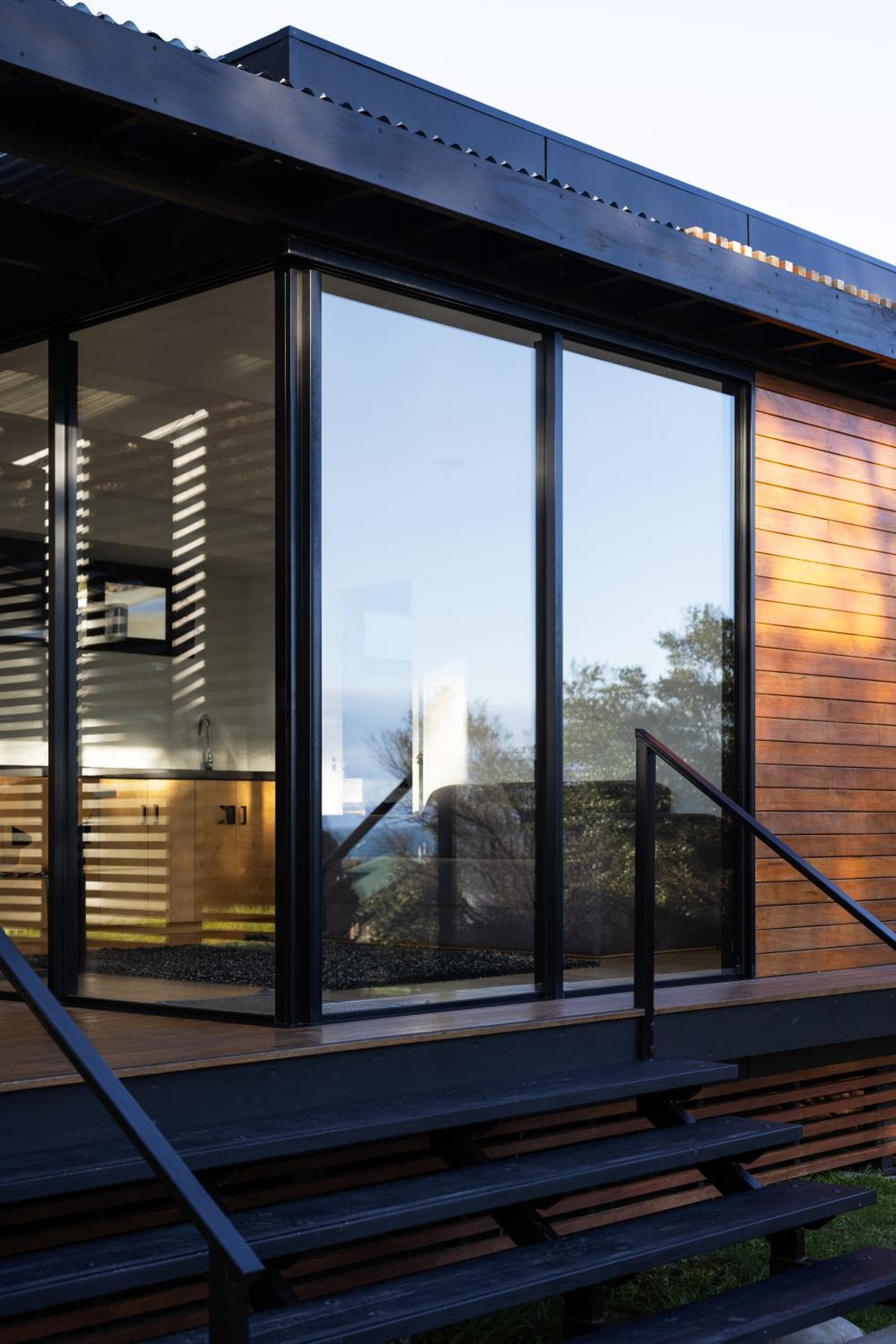 Atelier on Freycinet - Beachside Property