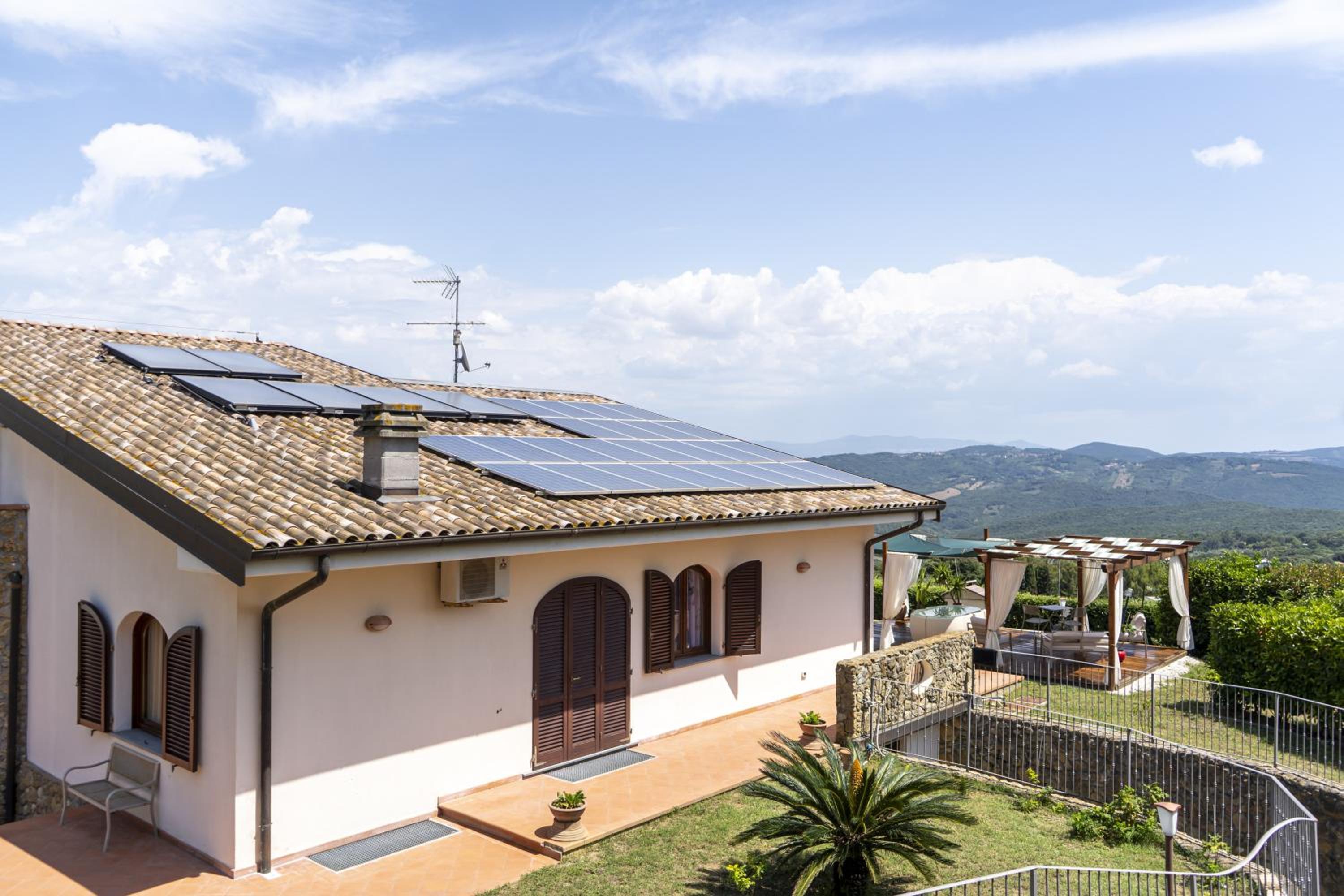 Villa con piscina - Livorno