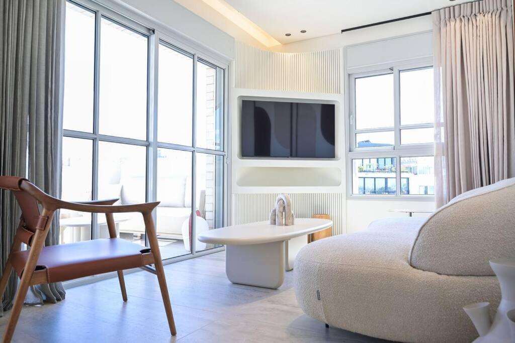 Designed and Bauhaus Rooftop 5 Stars view 4