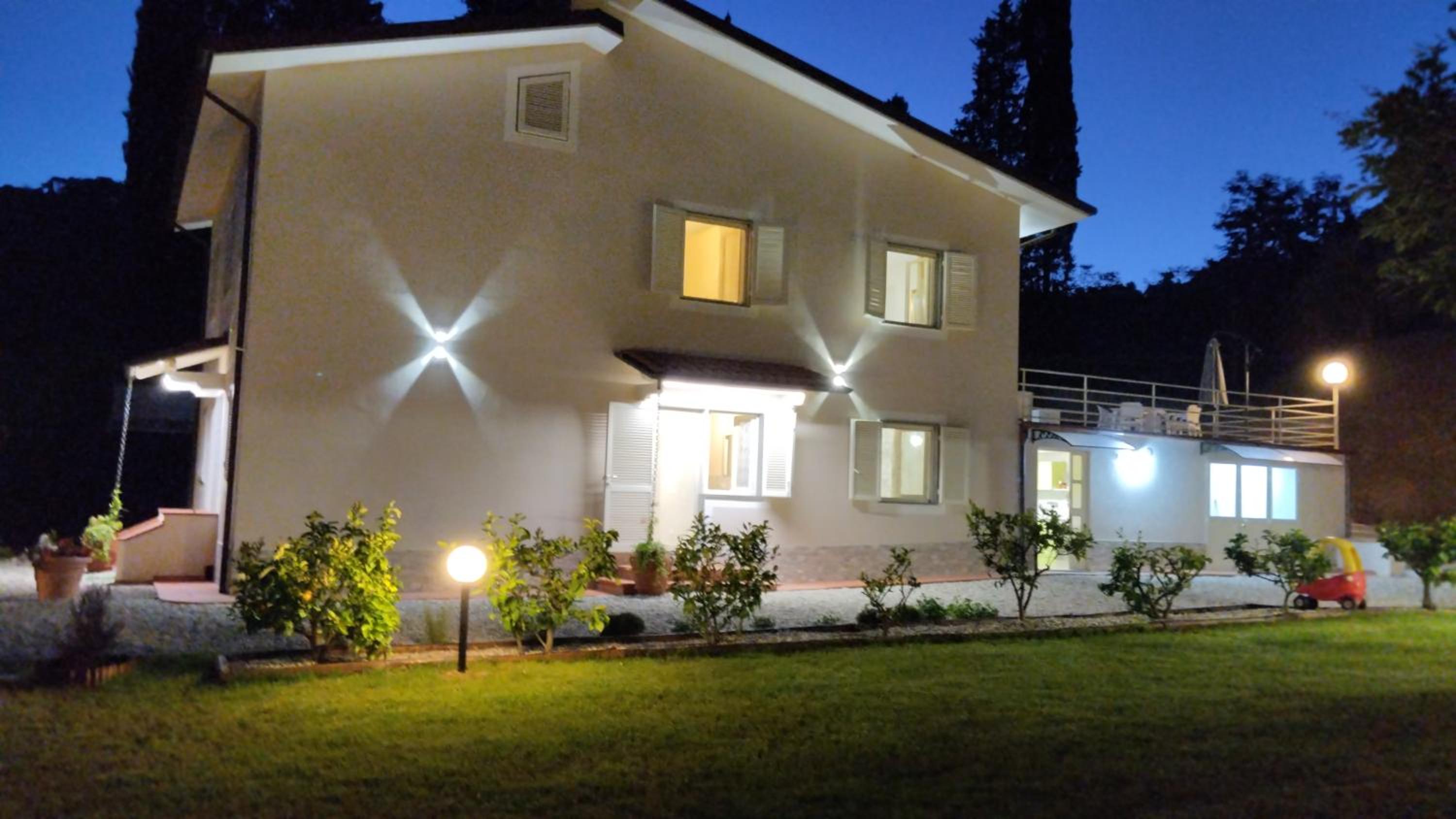 Photo 8