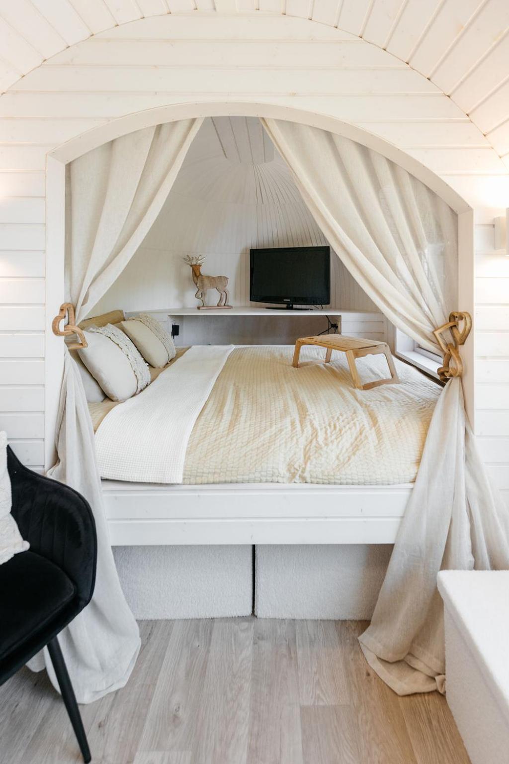 La CABANE LUXUEUSE AVEC JACUZY