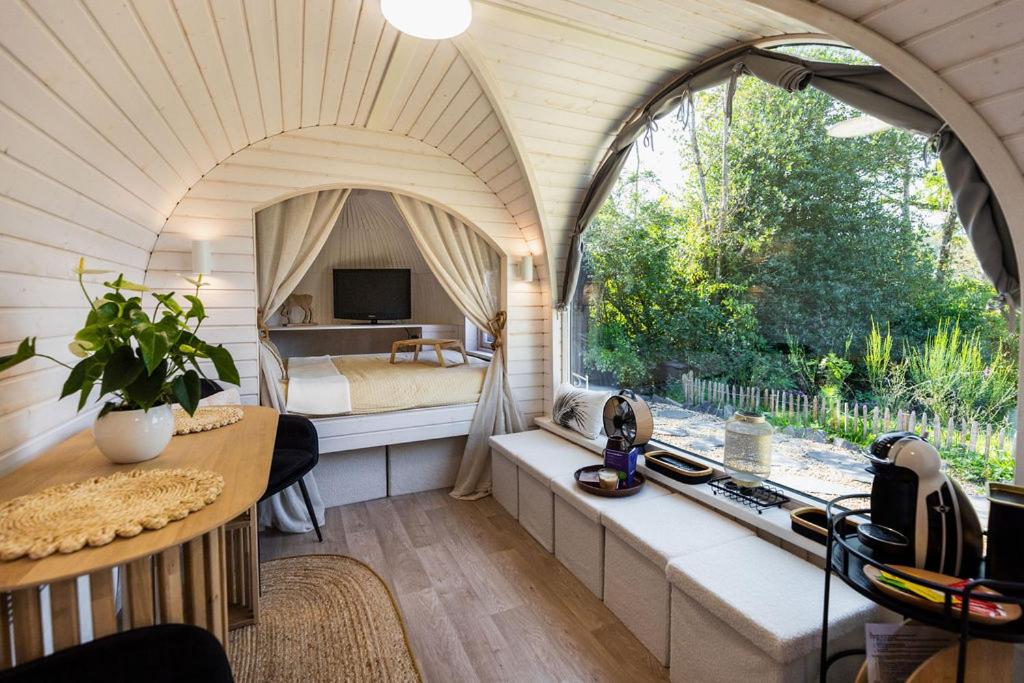 La CABANE LUXUEUSE AVEC JACUZY