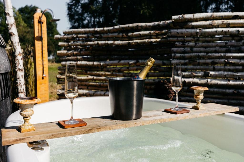 La CABANE LUXUEUSE AVEC JACUZY