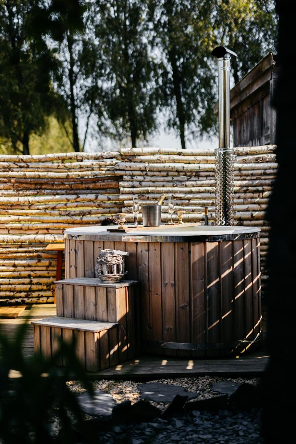 La CABANE LUXUEUSE AVEC JACUZY