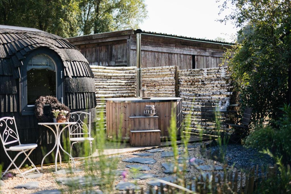 La CABANE LUXUEUSE AVEC JACUZY