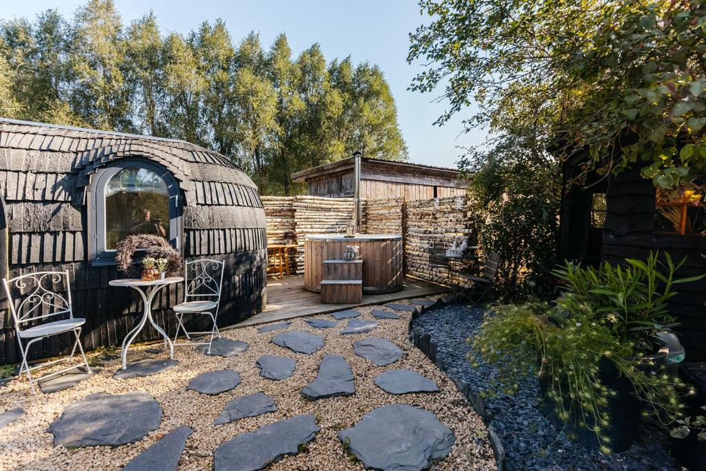 La CABANE LUXUEUSE AVEC JACUZY