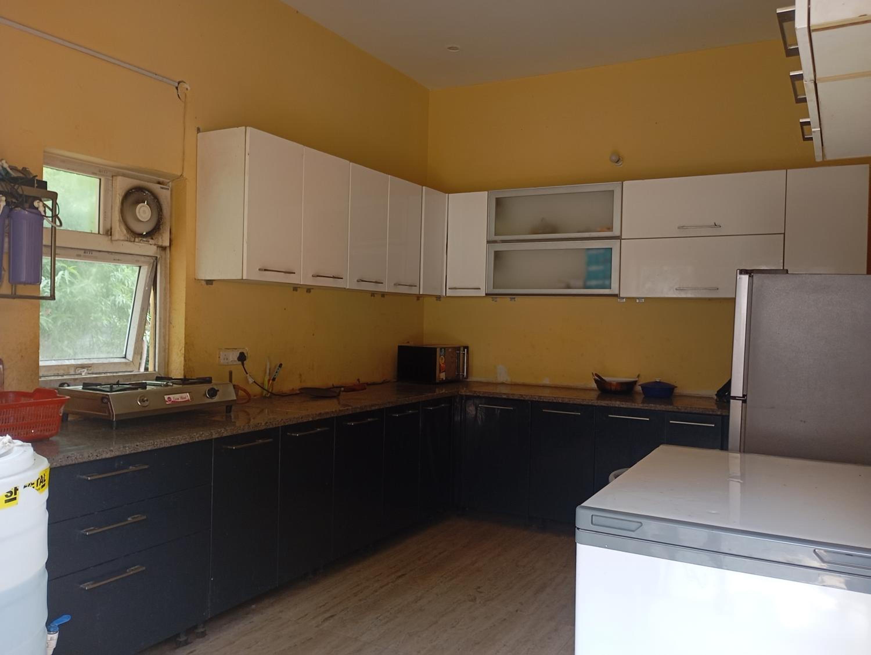 7BR Farmhouse With Private Pool by Especial Rentals