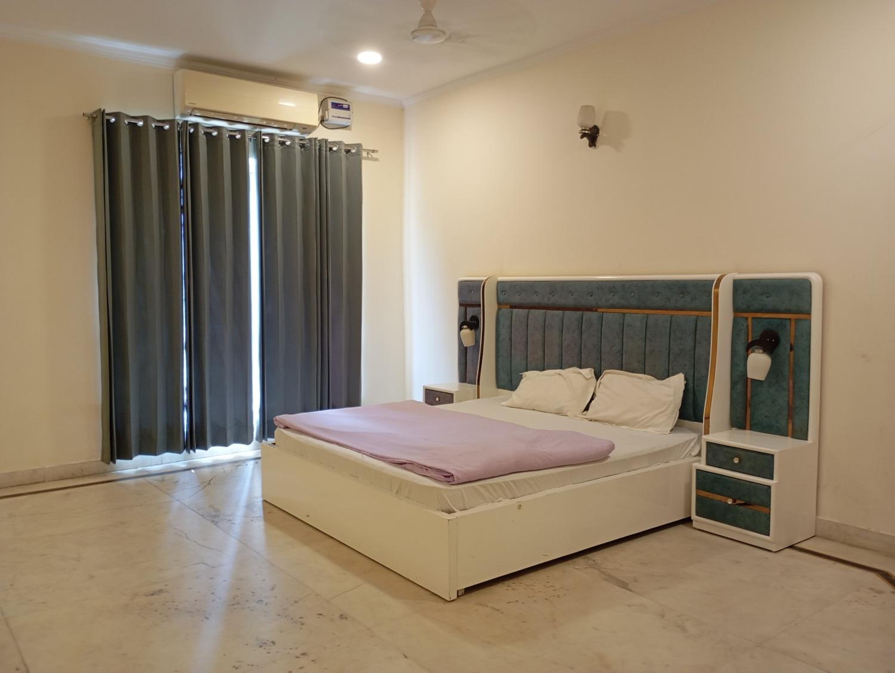 7BR Farmhouse With Private Pool by Especial Rentals