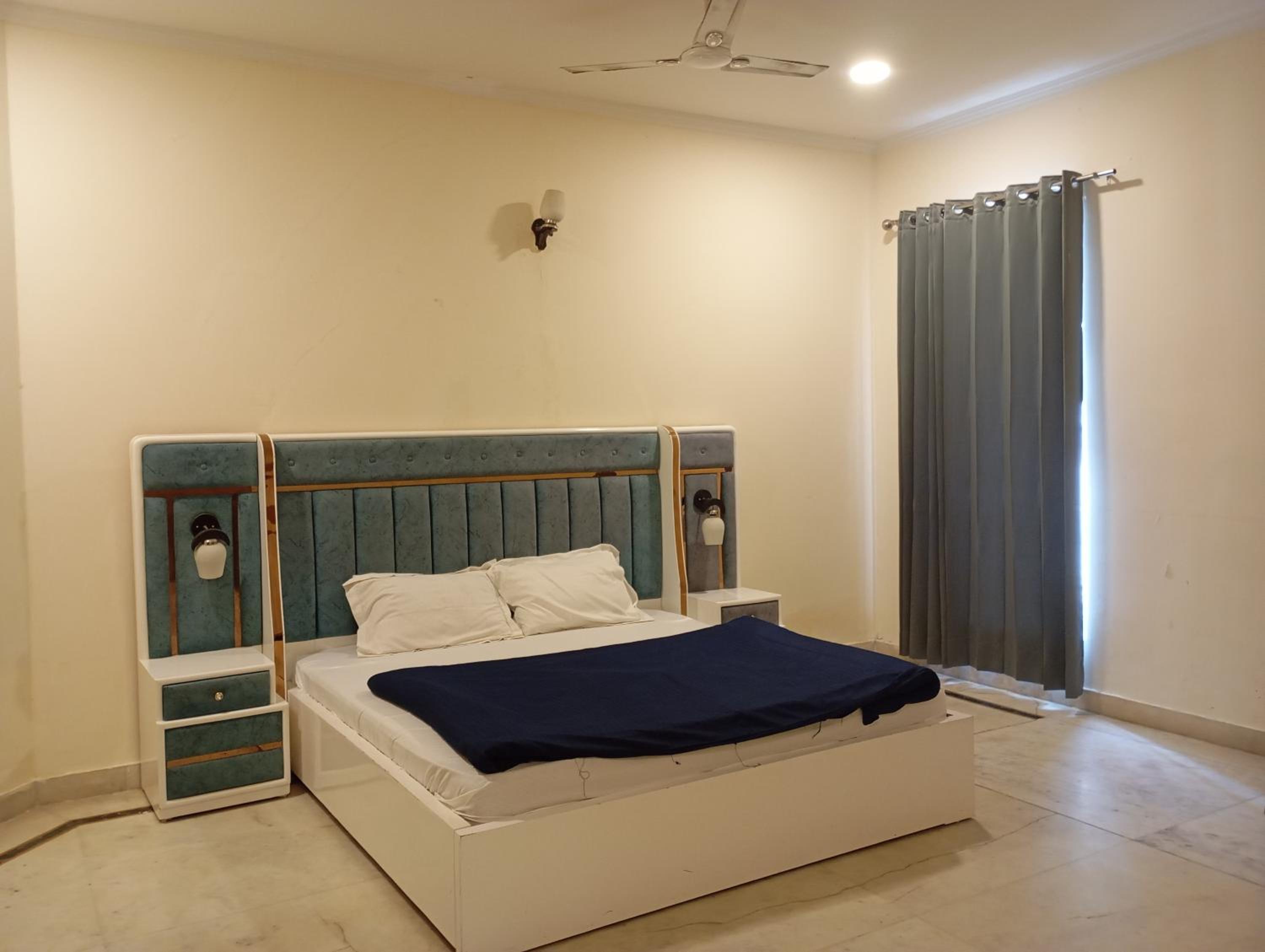 7BR Farmhouse With Private Pool by Especial Rentals