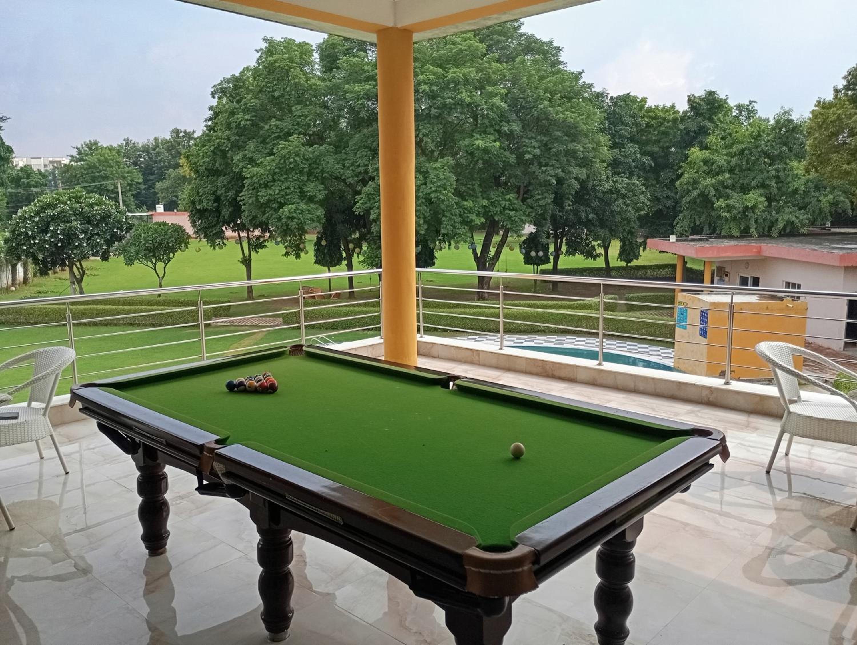 7BR Farmhouse With Private Pool by Especial Rentals