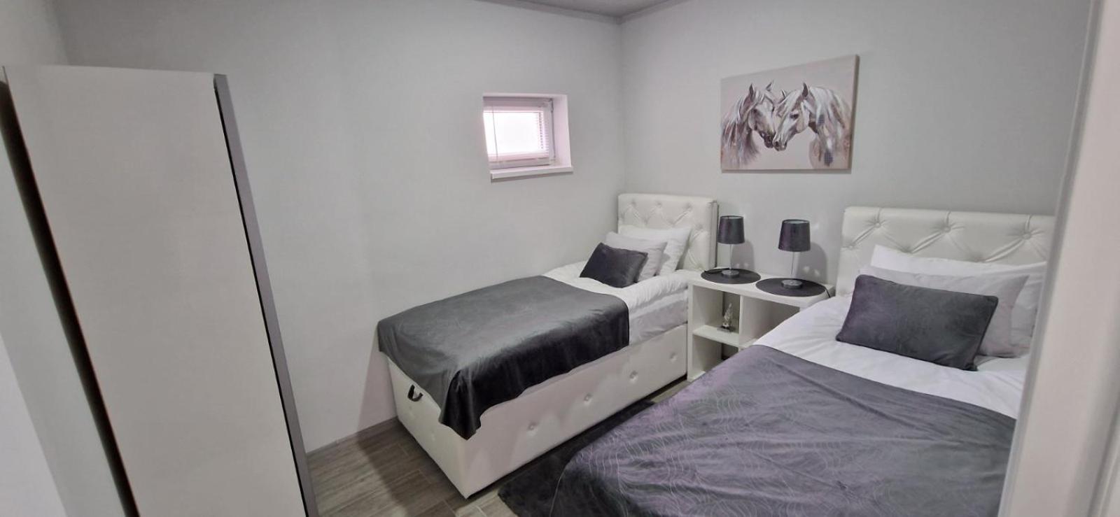 Apartmani i sobe Gromilovic Apartman 4