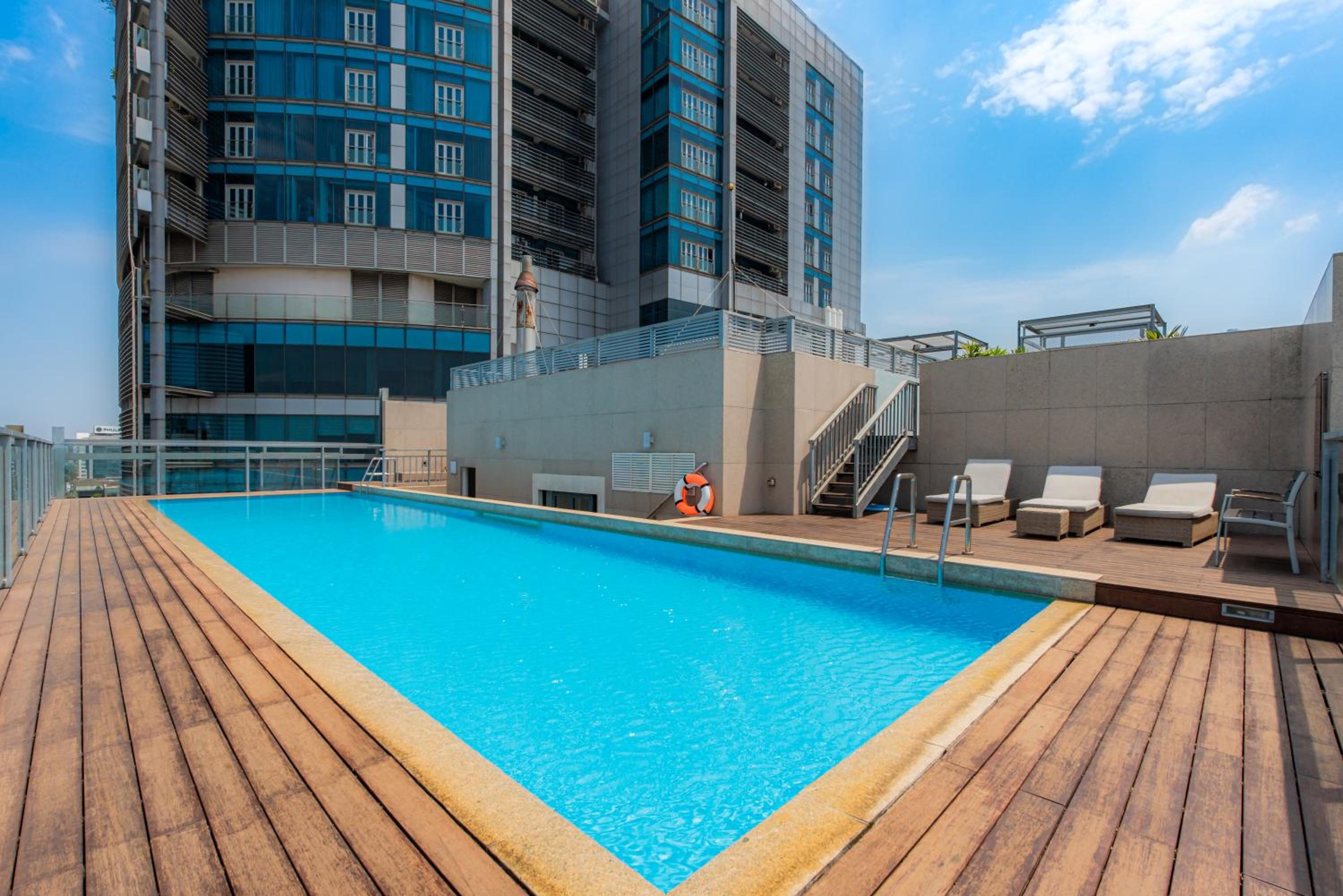 Avalon Suite District 1