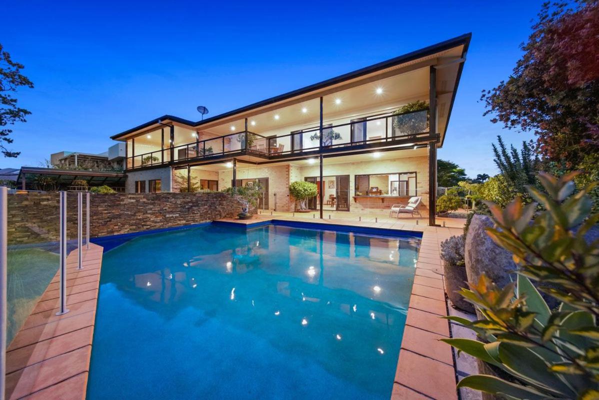 Waterfront Entire Luxury House with Bay View and Pool