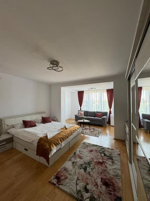 Arini Luxury Apartment view 3