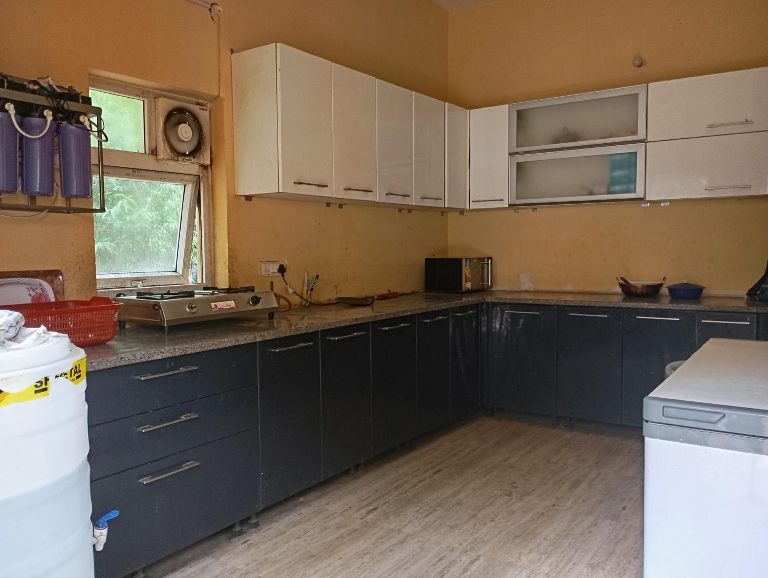 7BR Farmhouse With Private Pool by Especial Rentals