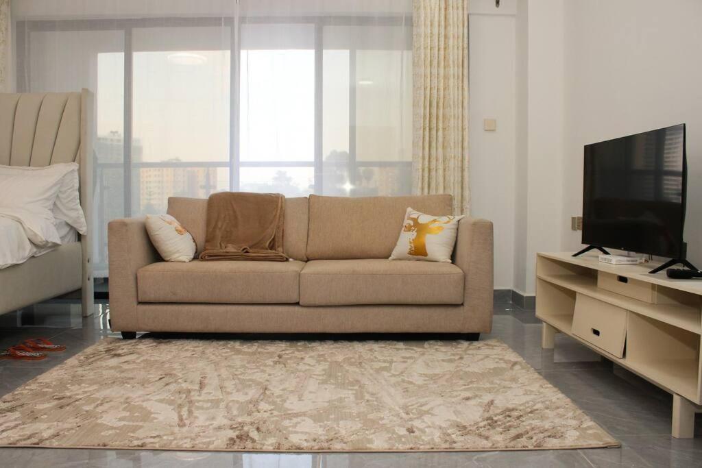 Studio in Kileleshwa with Gym, Pool, Netflix, Washer