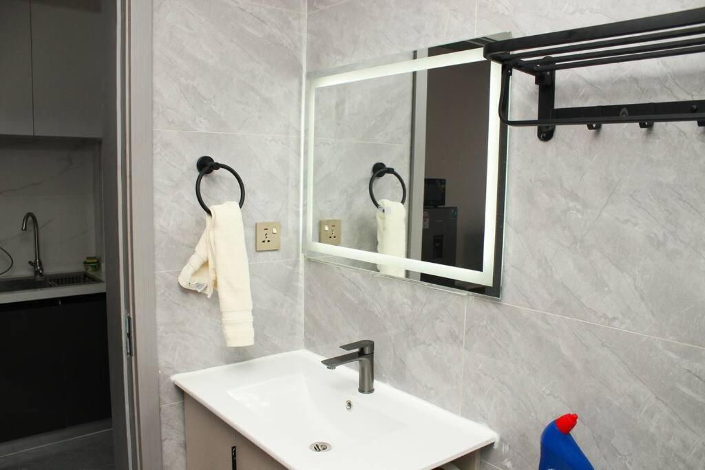 Studio in Kileleshwa with Gym, Pool, Netflix, Washer