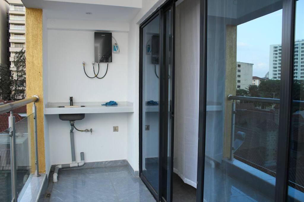 Studio in Kileleshwa with Gym, Pool, Netflix, Washer