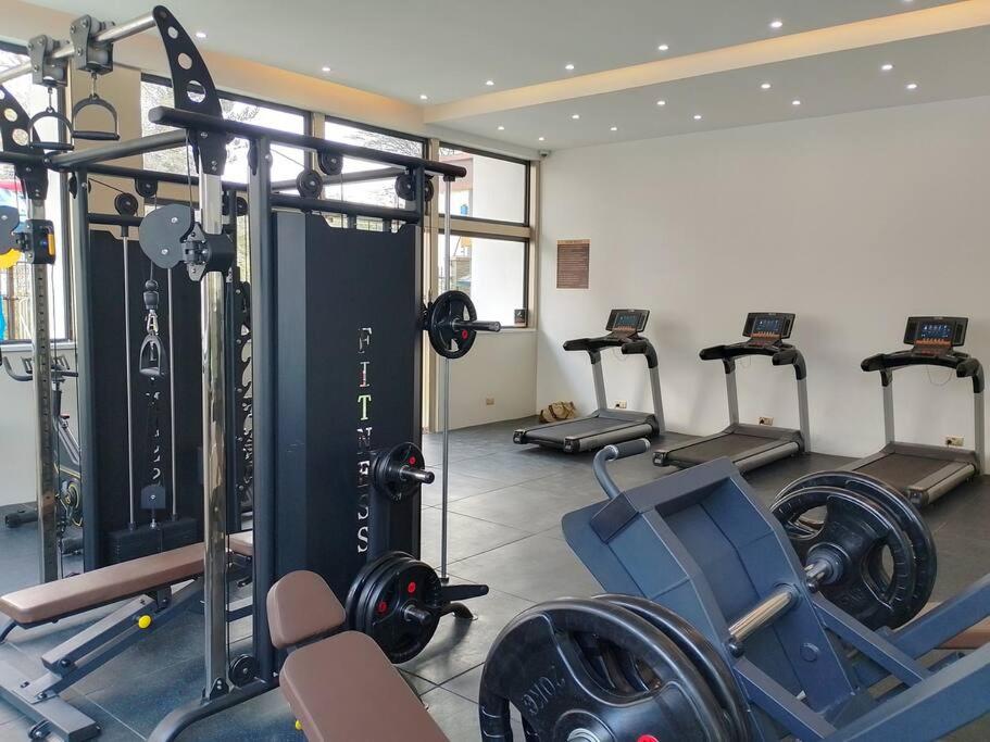 Studio in Kileleshwa with Gym, Pool, Netflix, Washer photo 4
