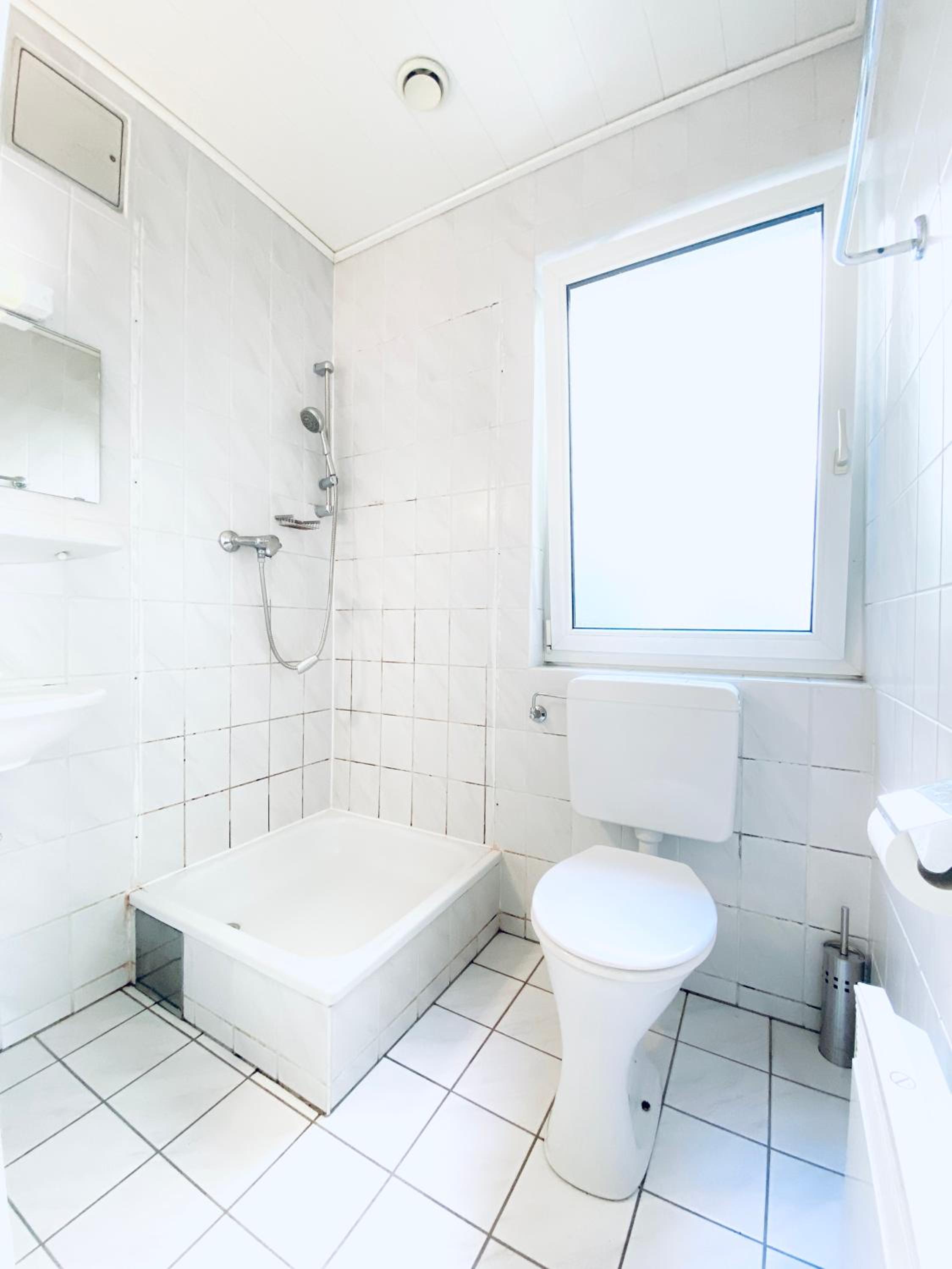 Affordable Central Rooms, 10-Min to Lugner City