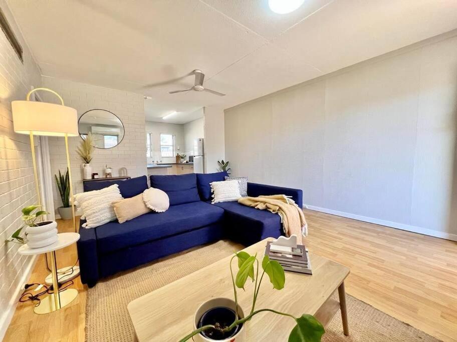 Stylish 3 Bed Apartment - Free Parking