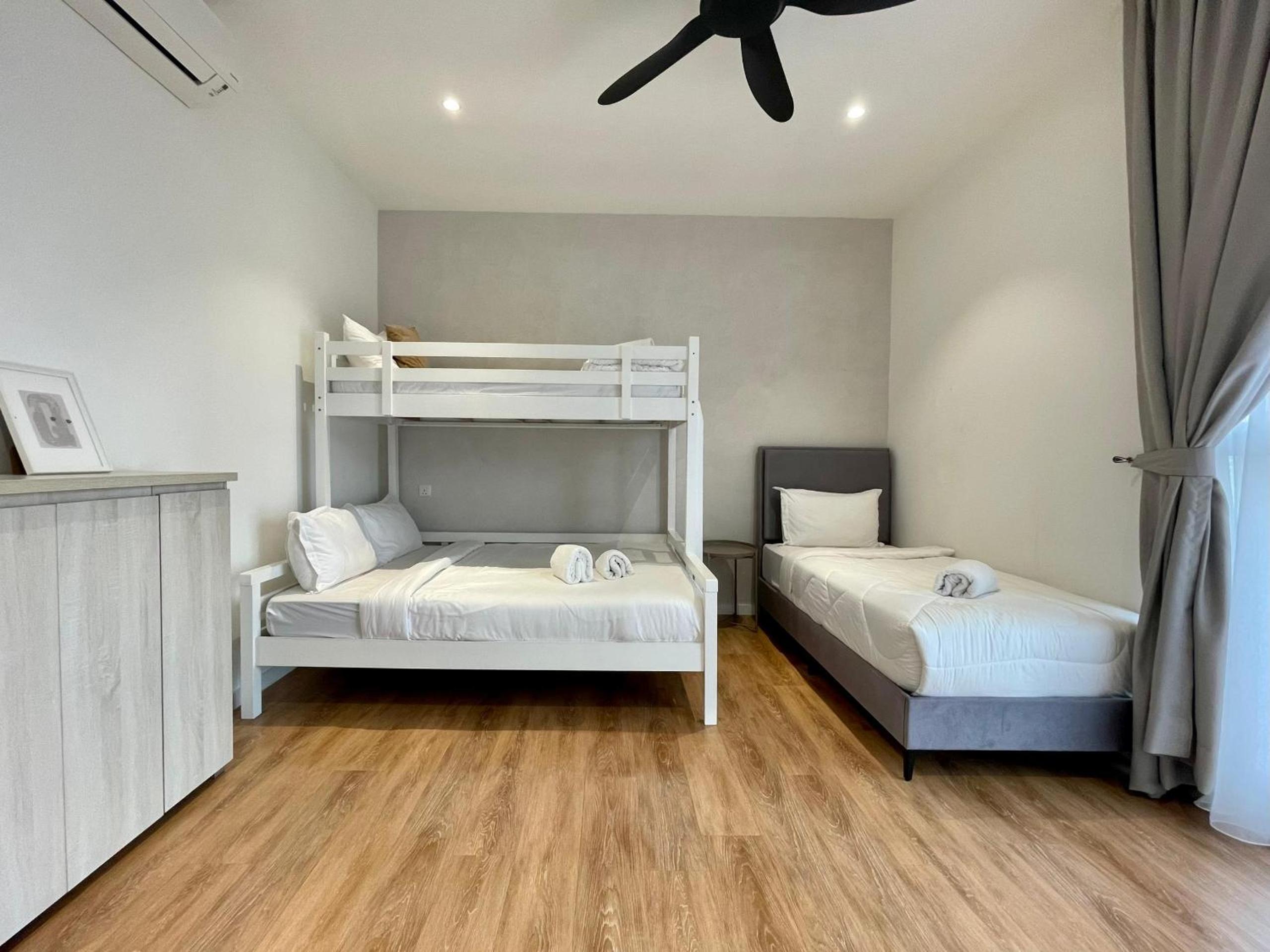 Quill Residence Luxury Designer Apartment 7Pax by Hausome