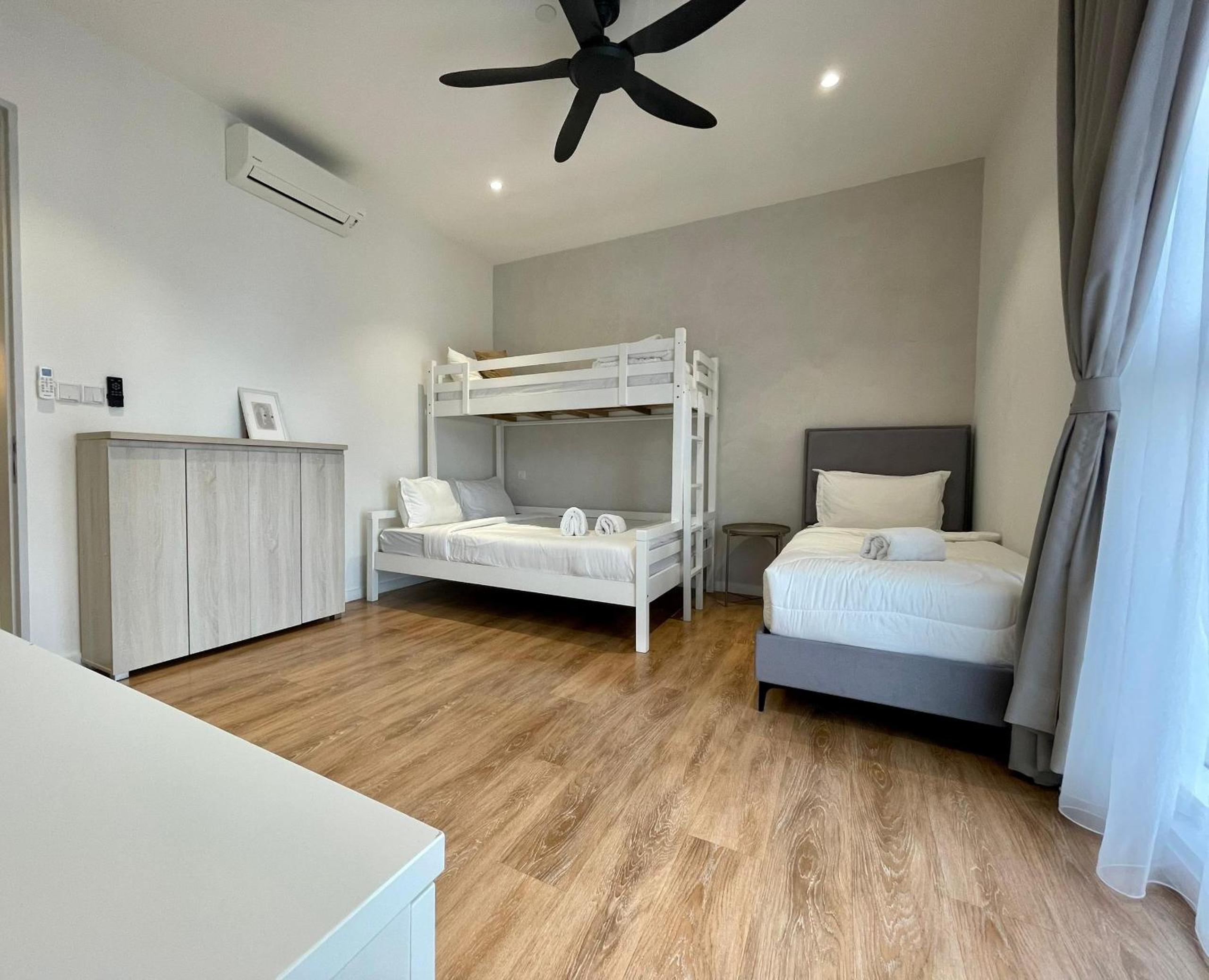 Quill Residence Luxury Designer Apartment 7Pax by Hausome