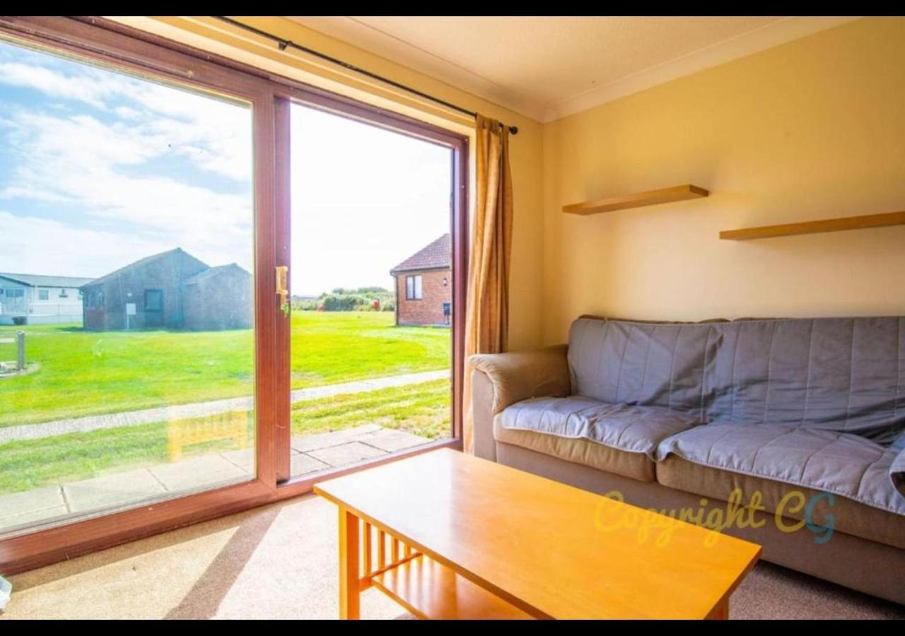 Y1 - Camber Sands Holiday Park - Sleeps 6 view 4