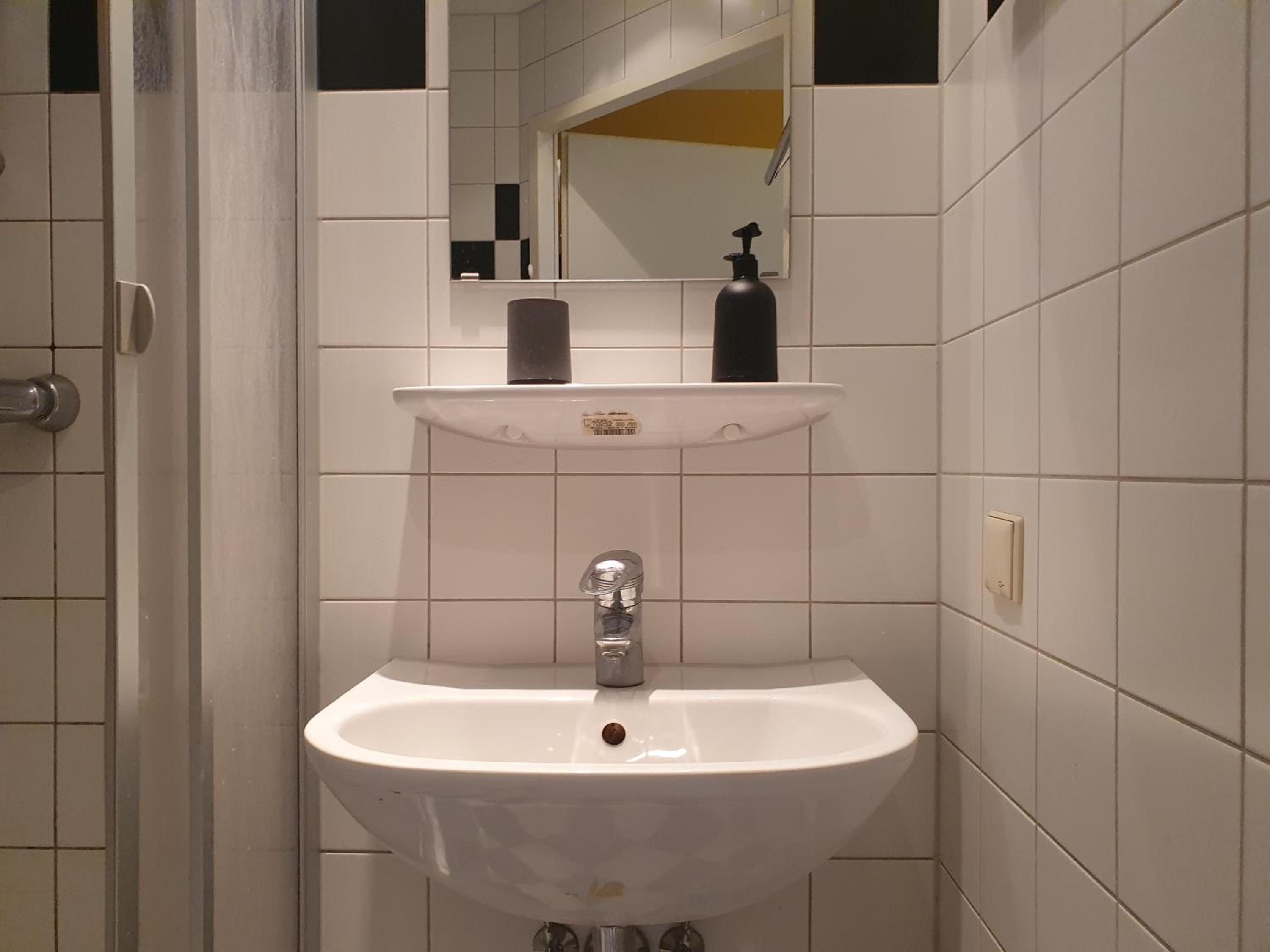 Affordable Central Rooms, 10-Min to Lugner City
