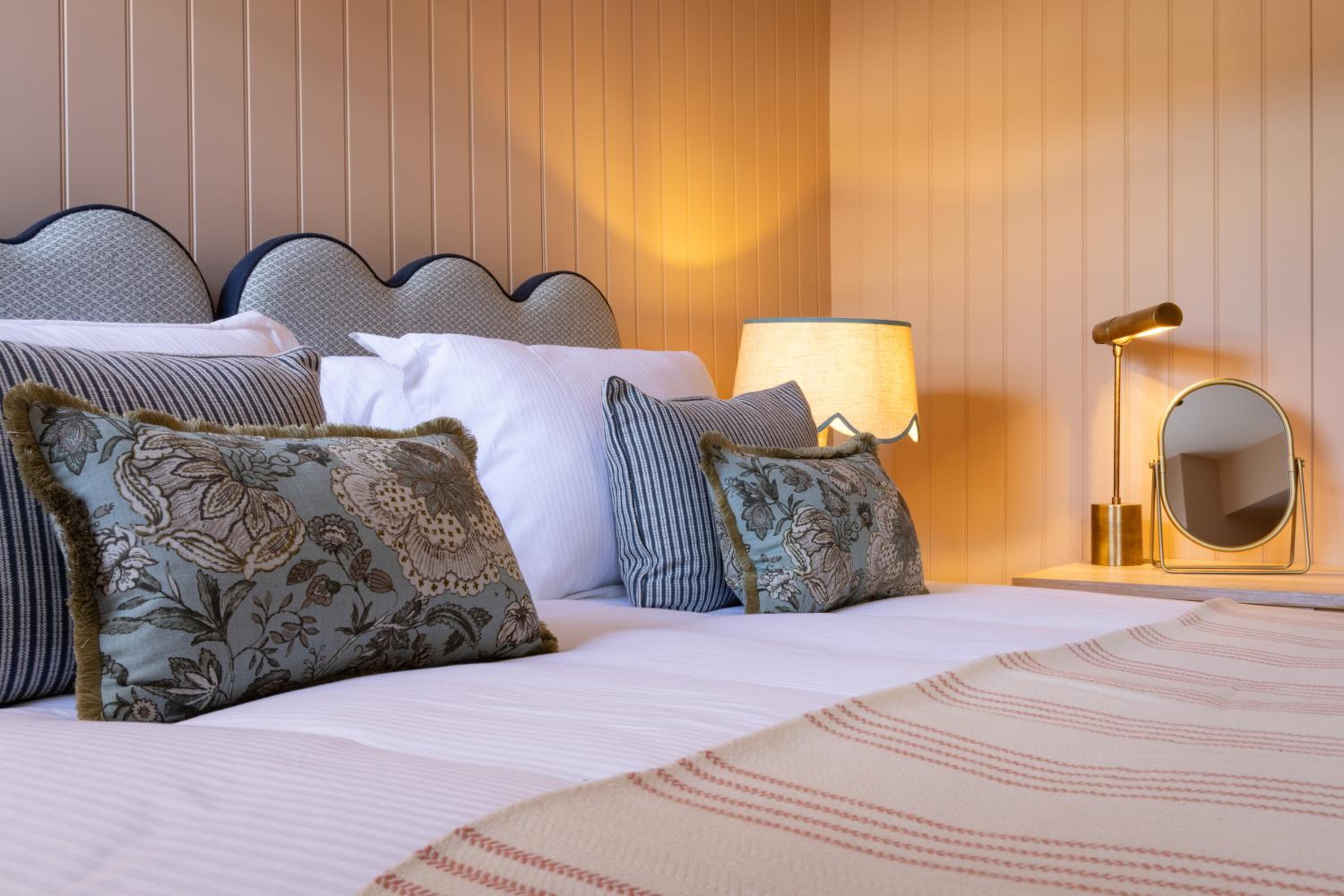 The White Hart - A Heartwood Inn
