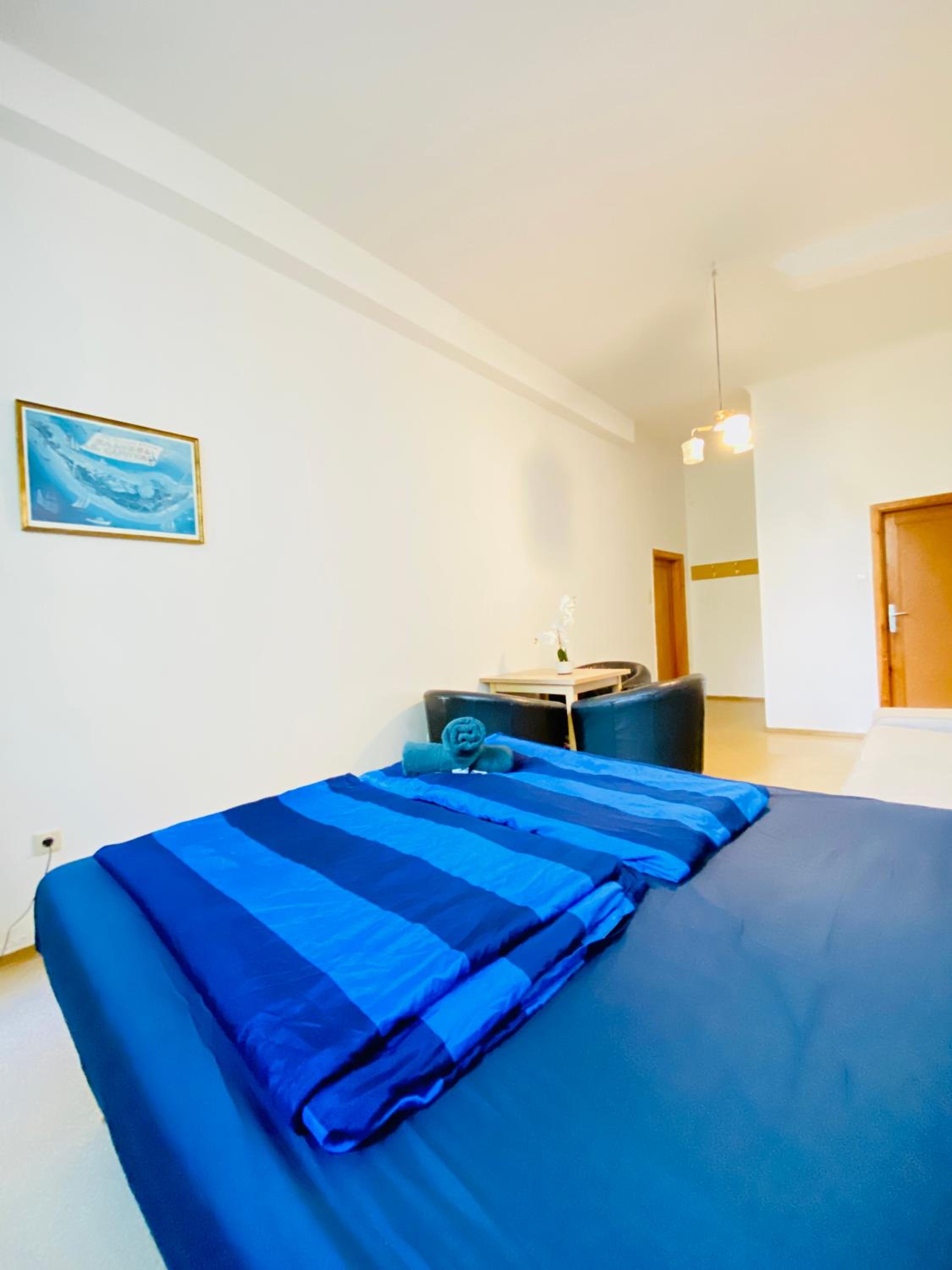 Affordable Central Rooms, 10-Min to Lugner City