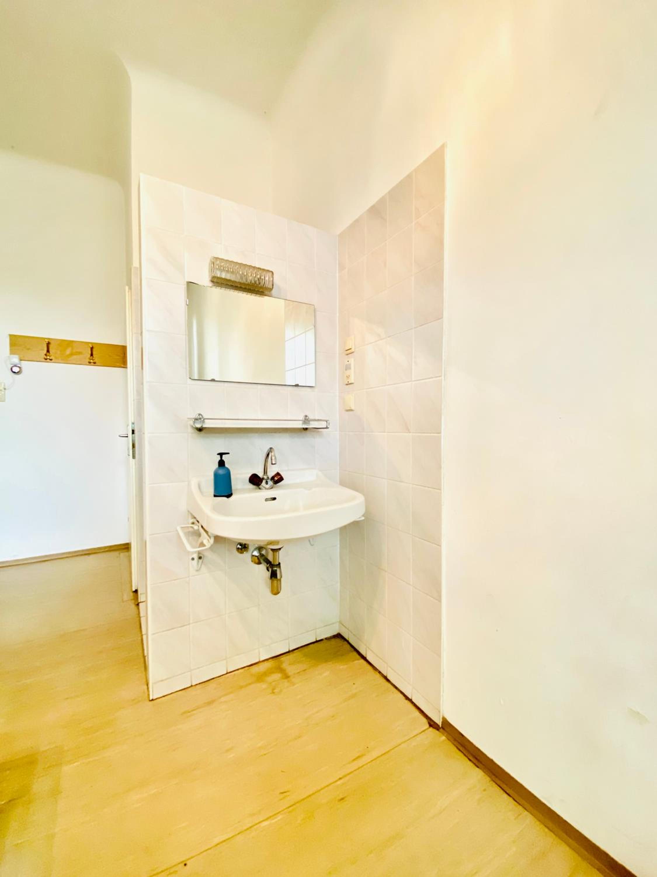 Affordable Central Rooms, 10-Min to Lugner City